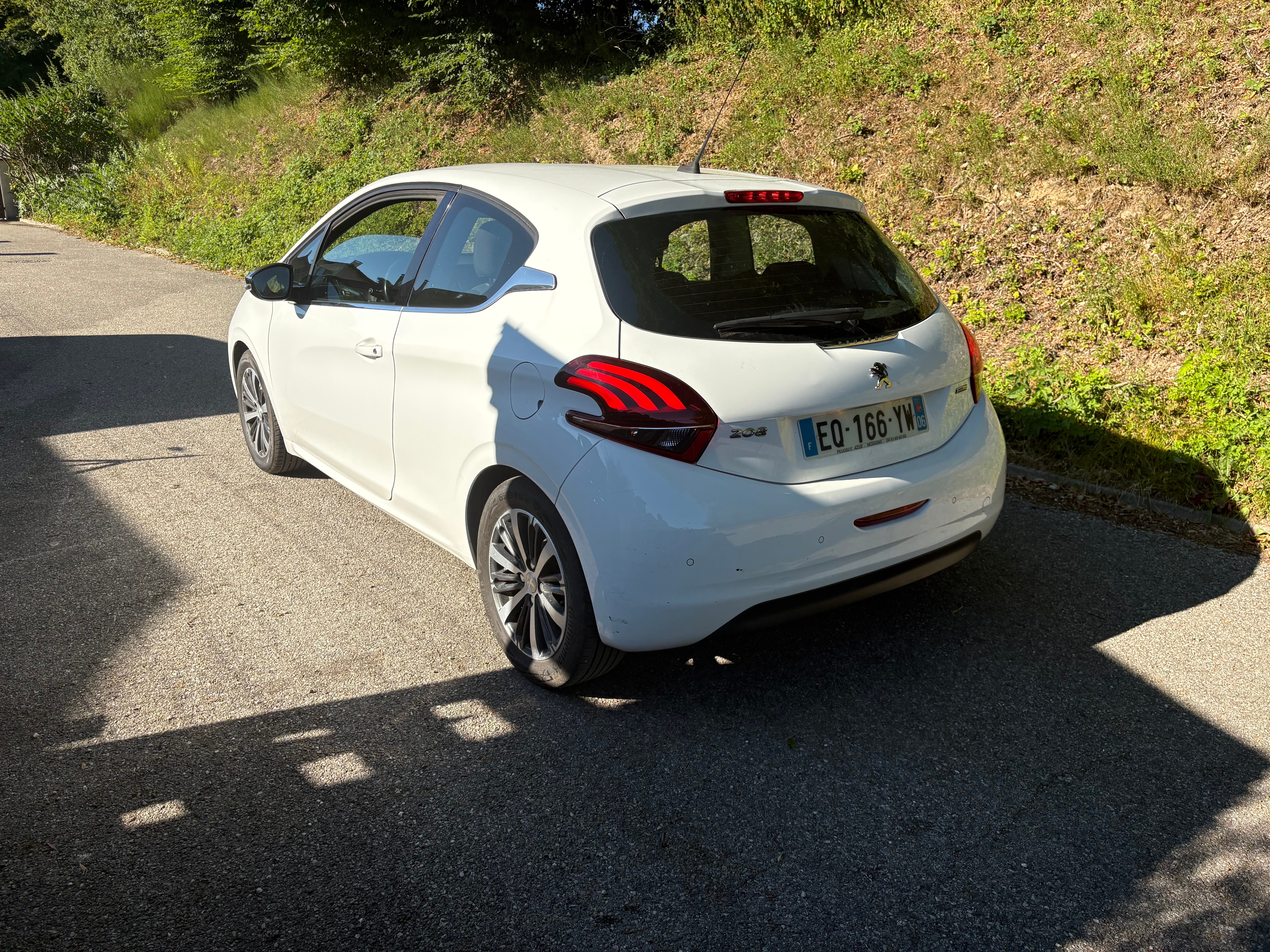 Peugeot 208 avec Entrée audio / iPod