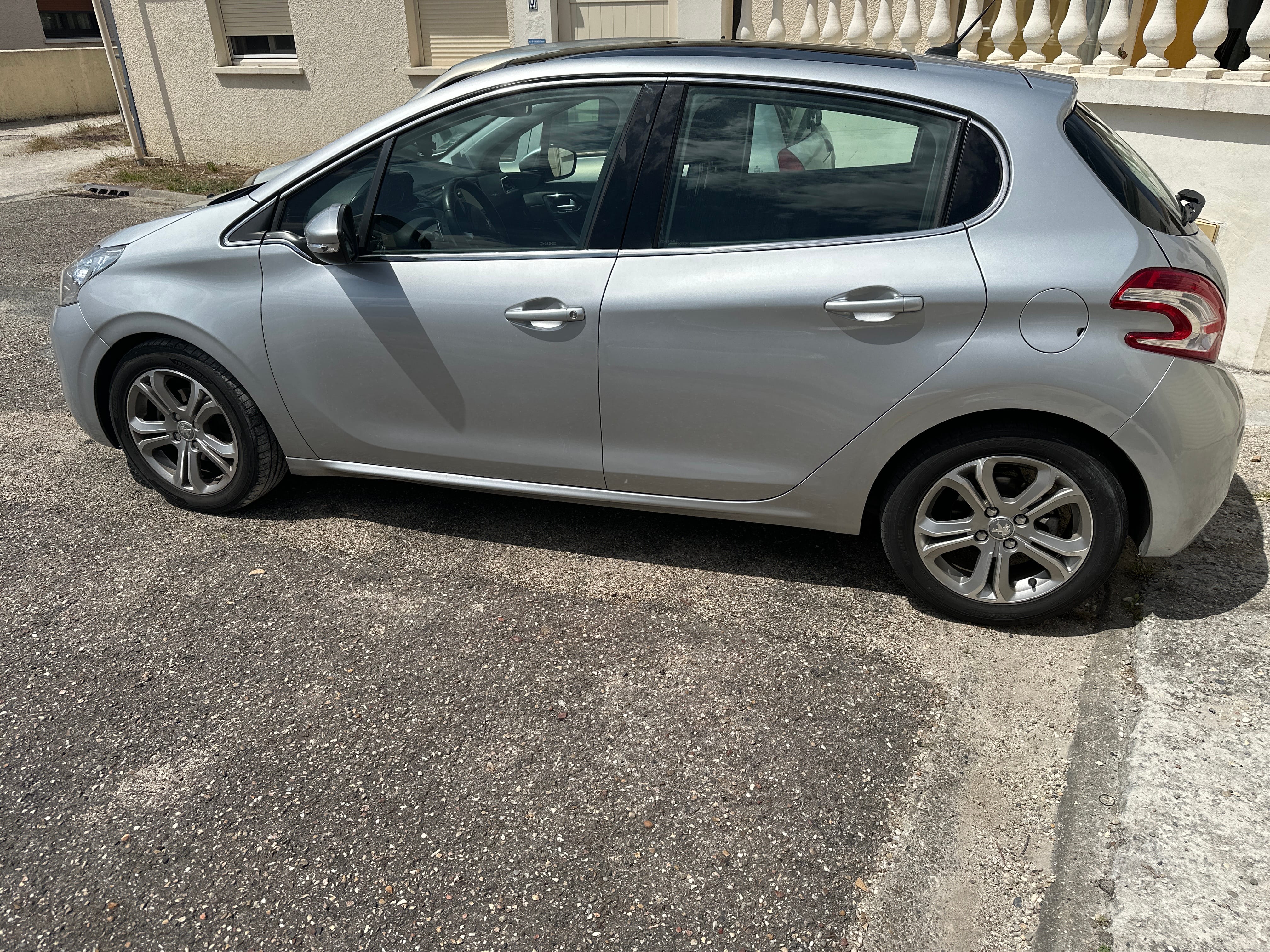 Peugeot 208 avec Climatisation