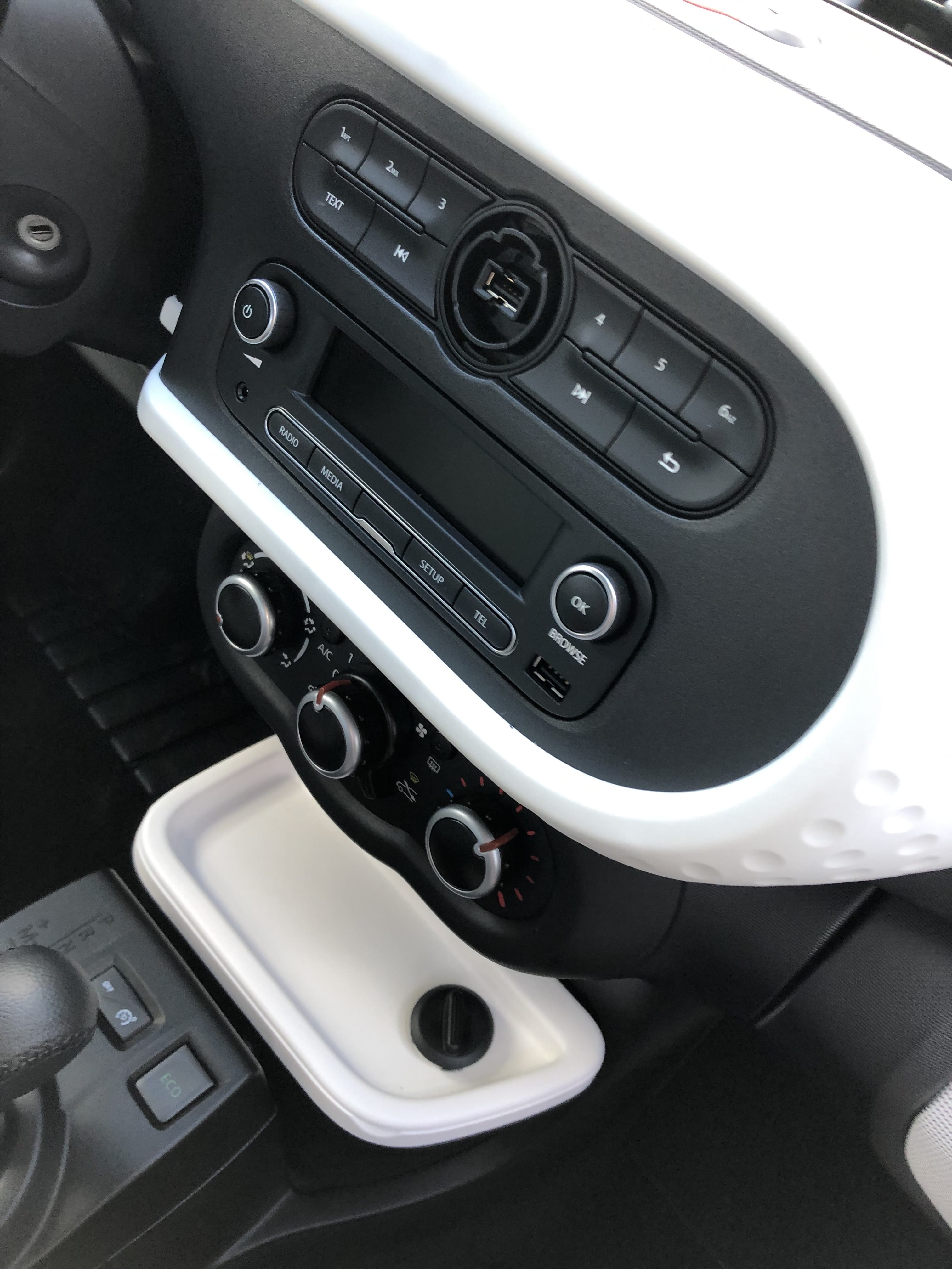 Renault Twingo Twingo III 5 portes 1.0 SCe 70 E6C Limited EDC / VFR Boite auto avec Audio Bluetooth