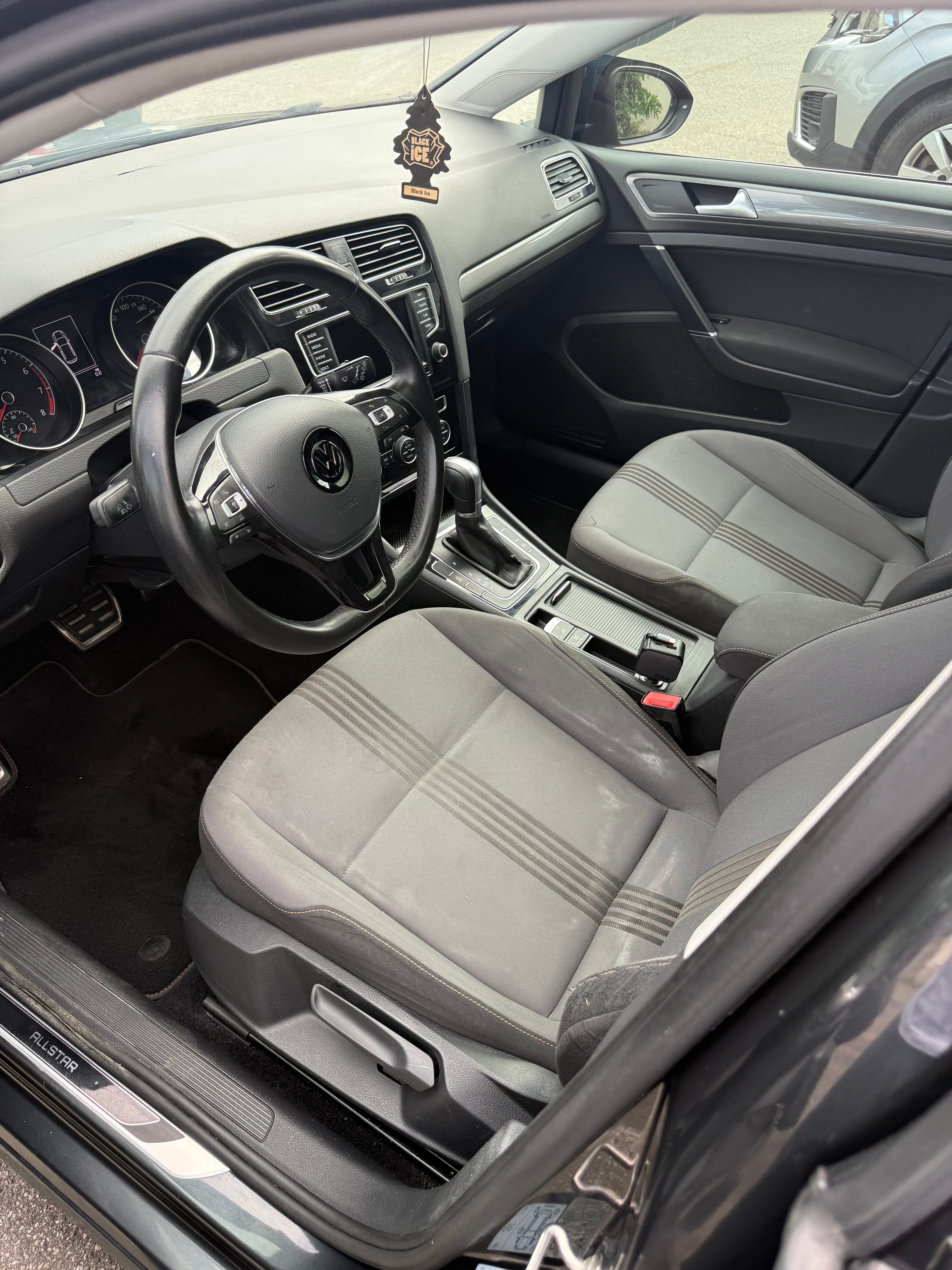 Volkswagen Golf avec GPS