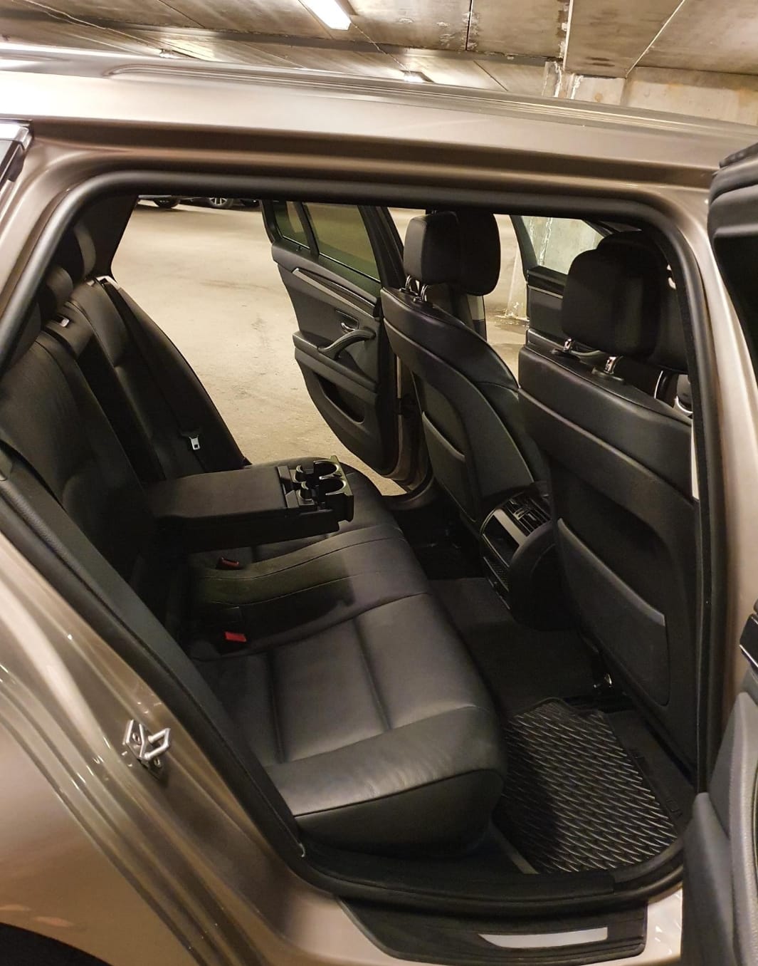 BMW 5-Serie med Skiboks