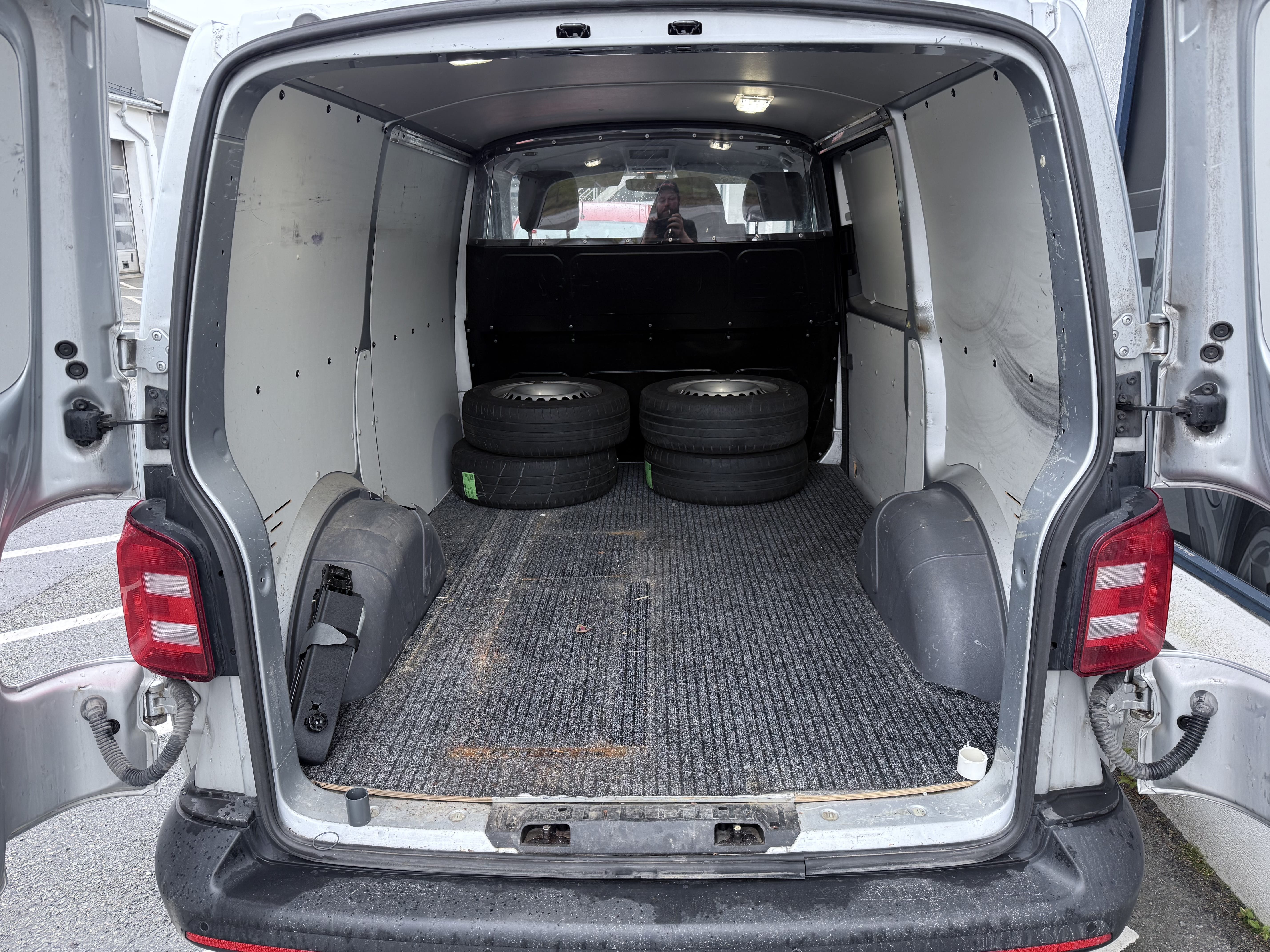 Volkswagen Transporter 2.0TDI Krok Manuell med Android Auto