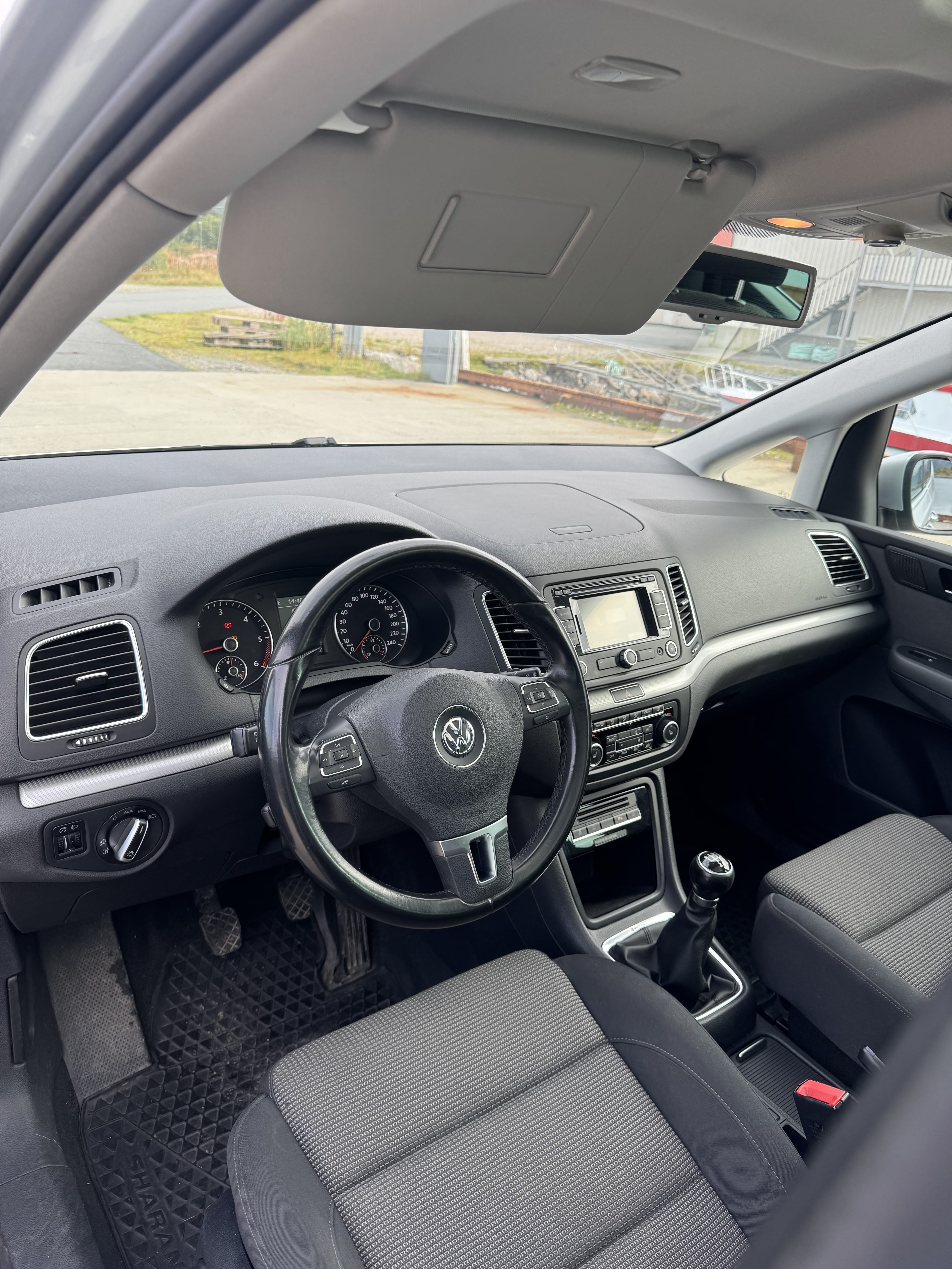 Volkswagen Sharan with Cruise control