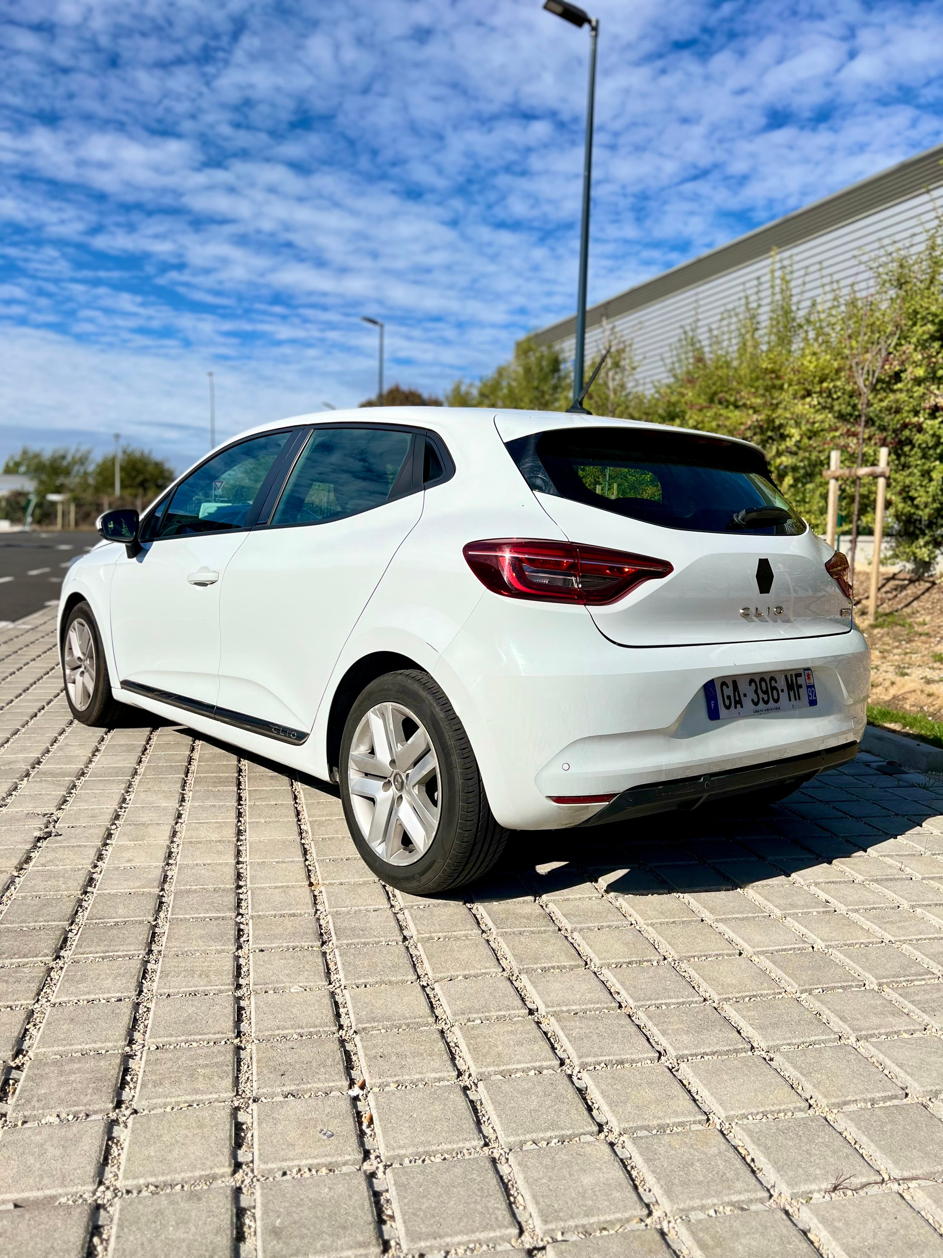 Renault Clio E-tech avec GPS