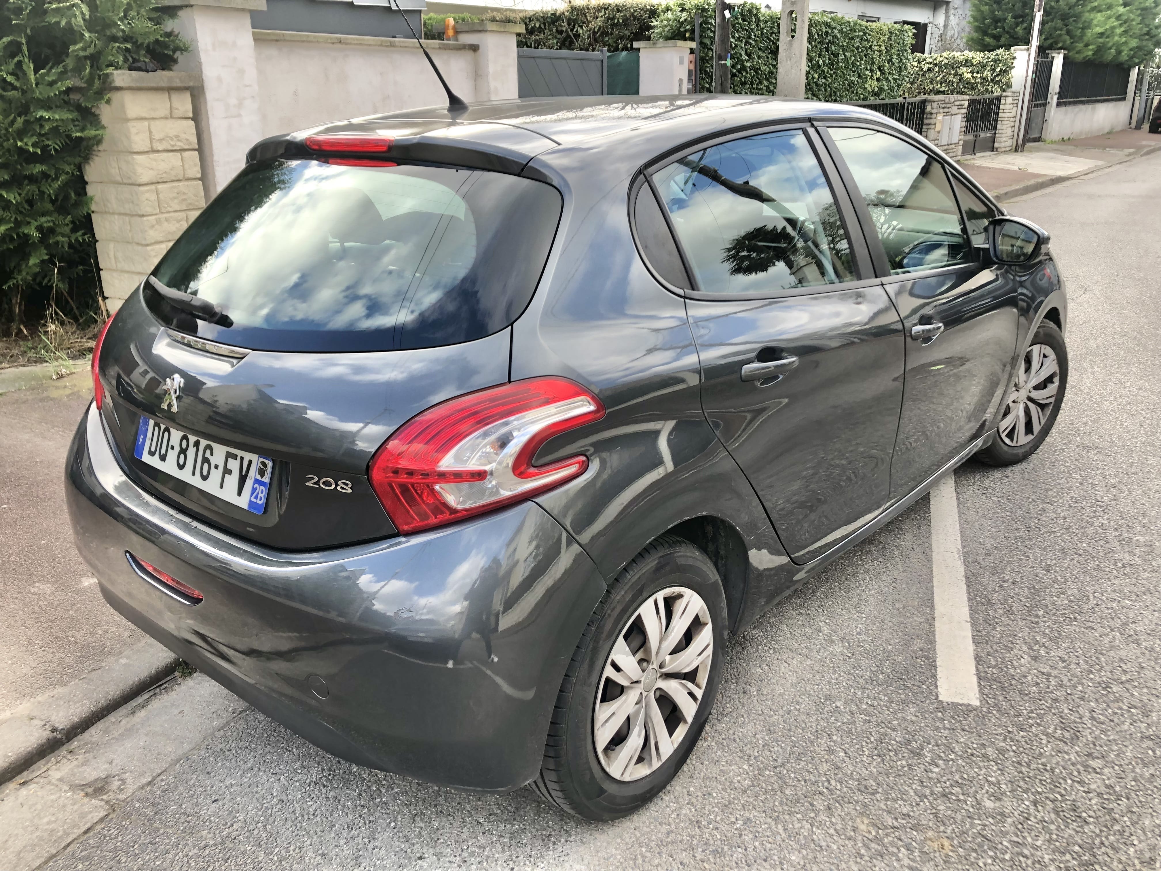 Peugeot 208 avec Climatisation