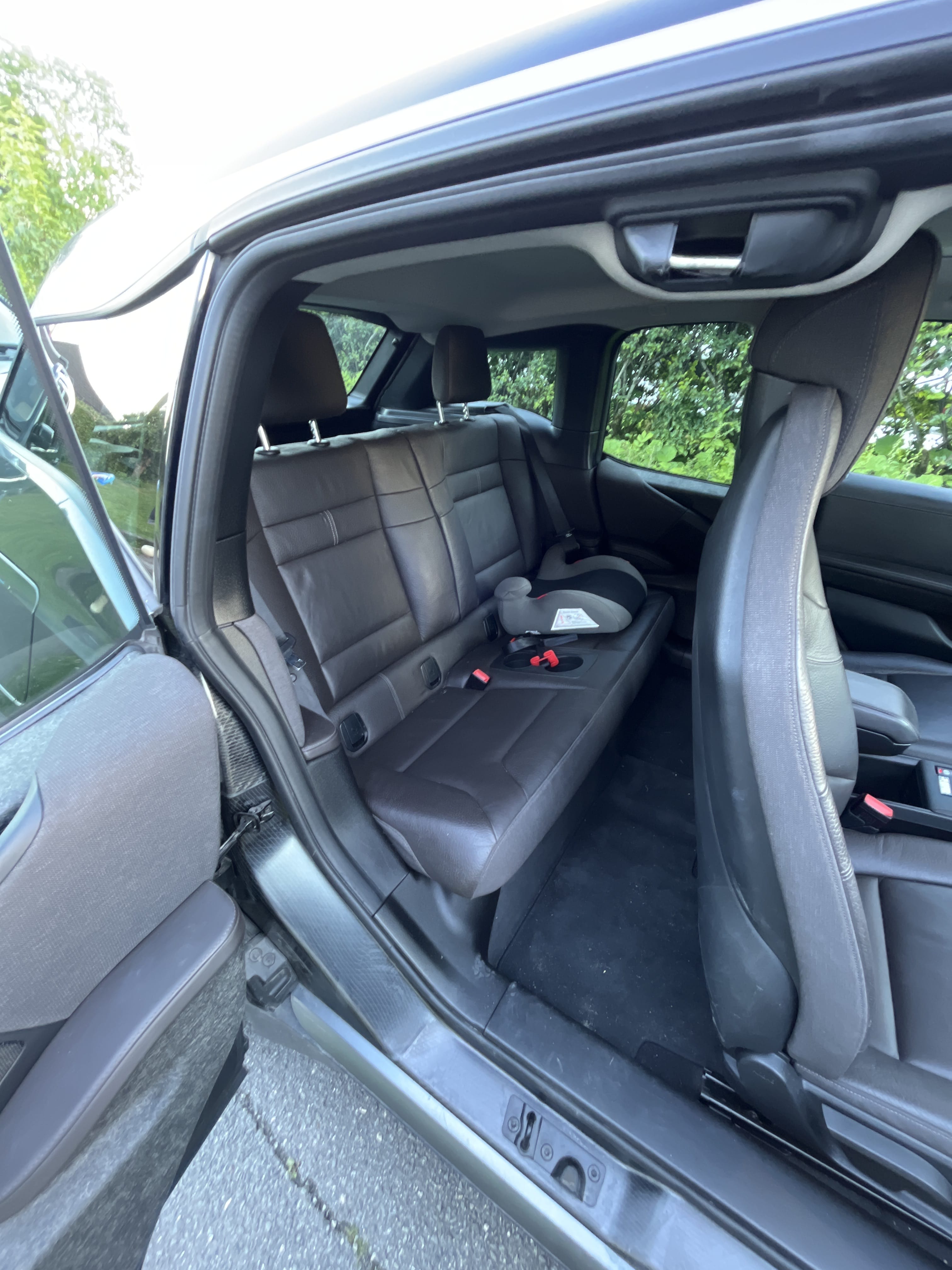 BMW i3 med Babysete