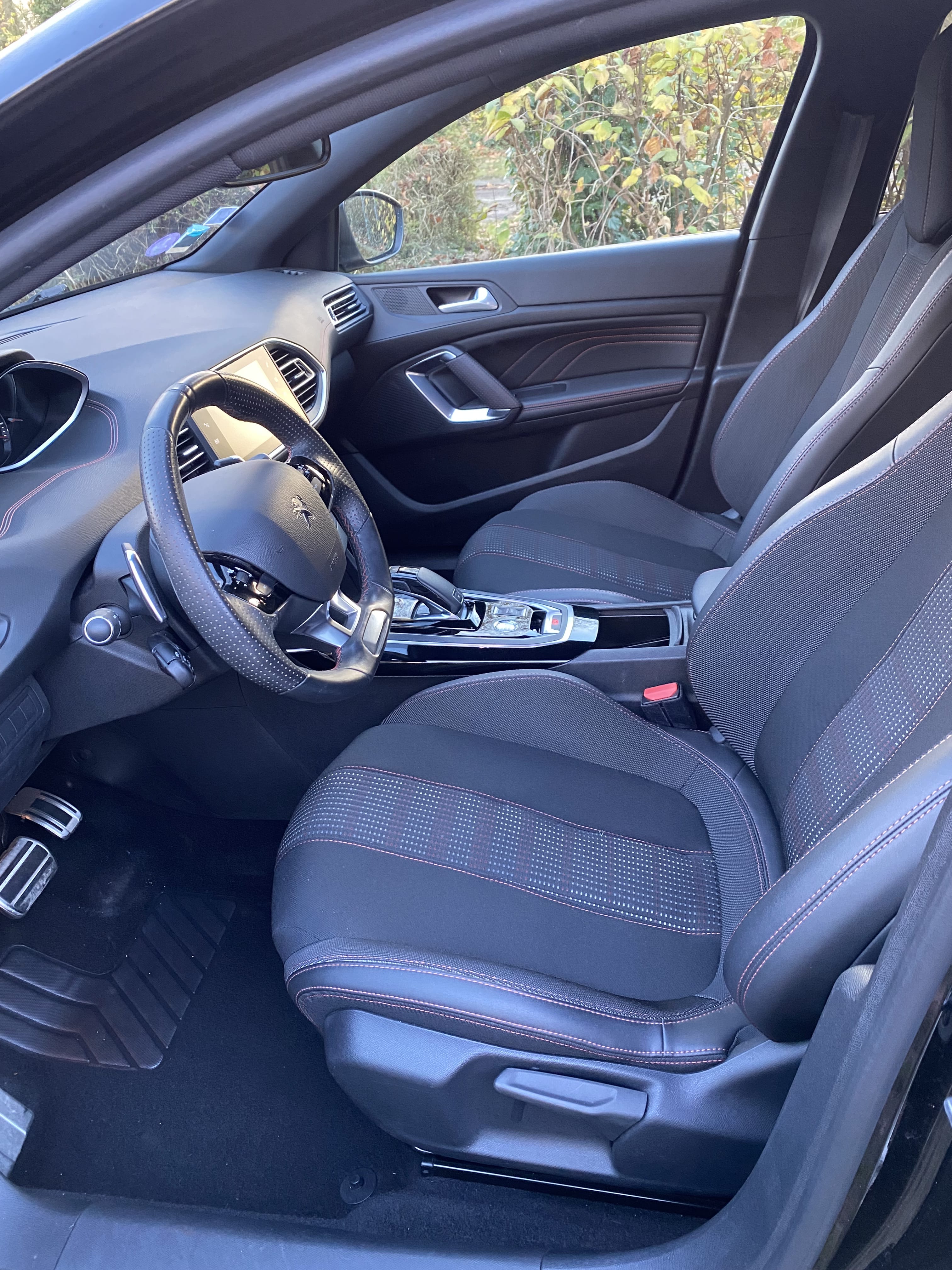 Peugeot 308 avec Apple CarPlay