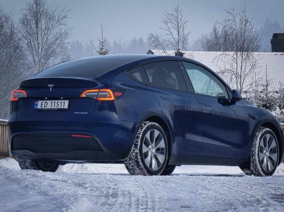 Tesla Model Y med Aircondition