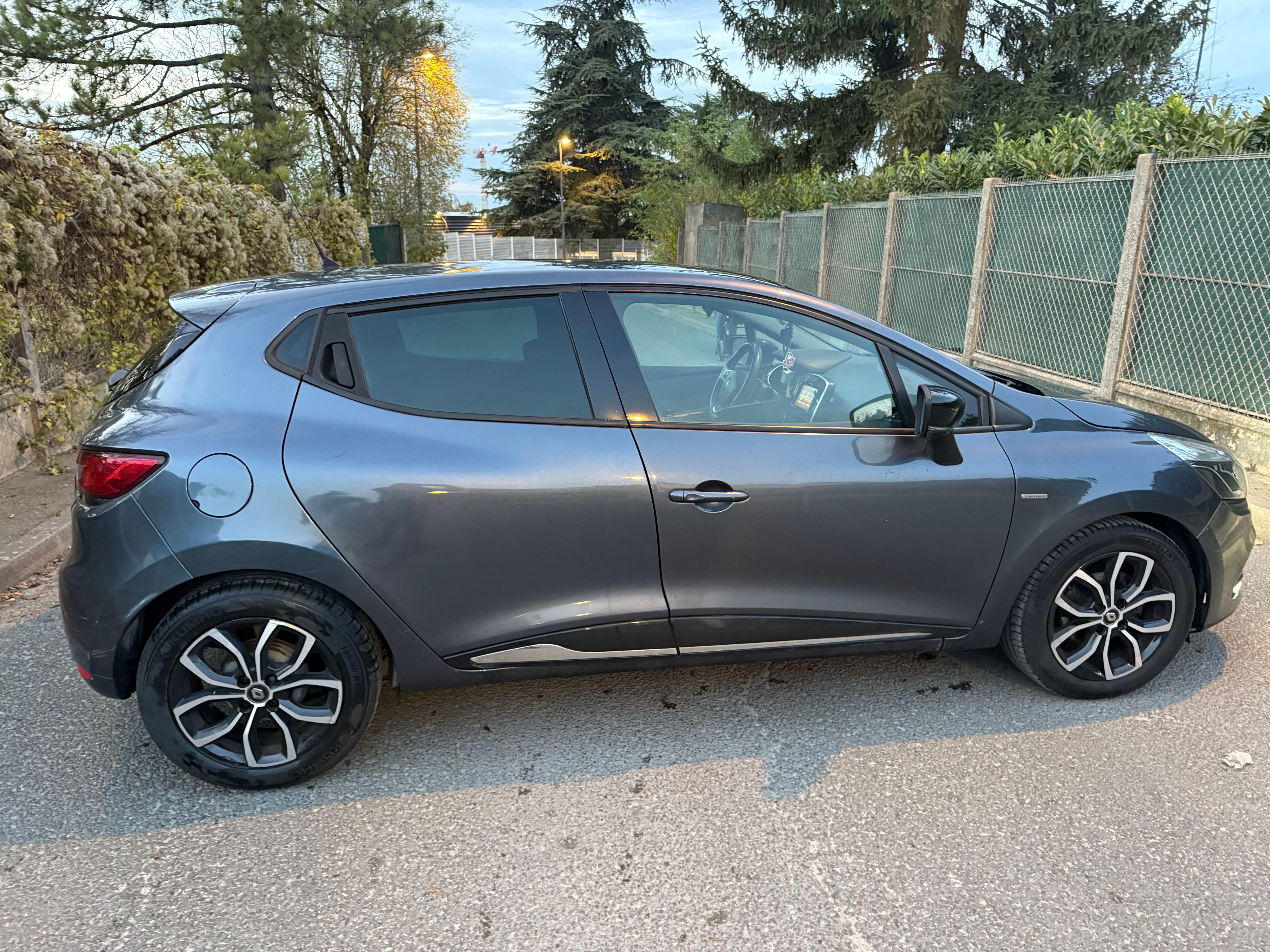 Renault Clio avec Régulateur de vitesse