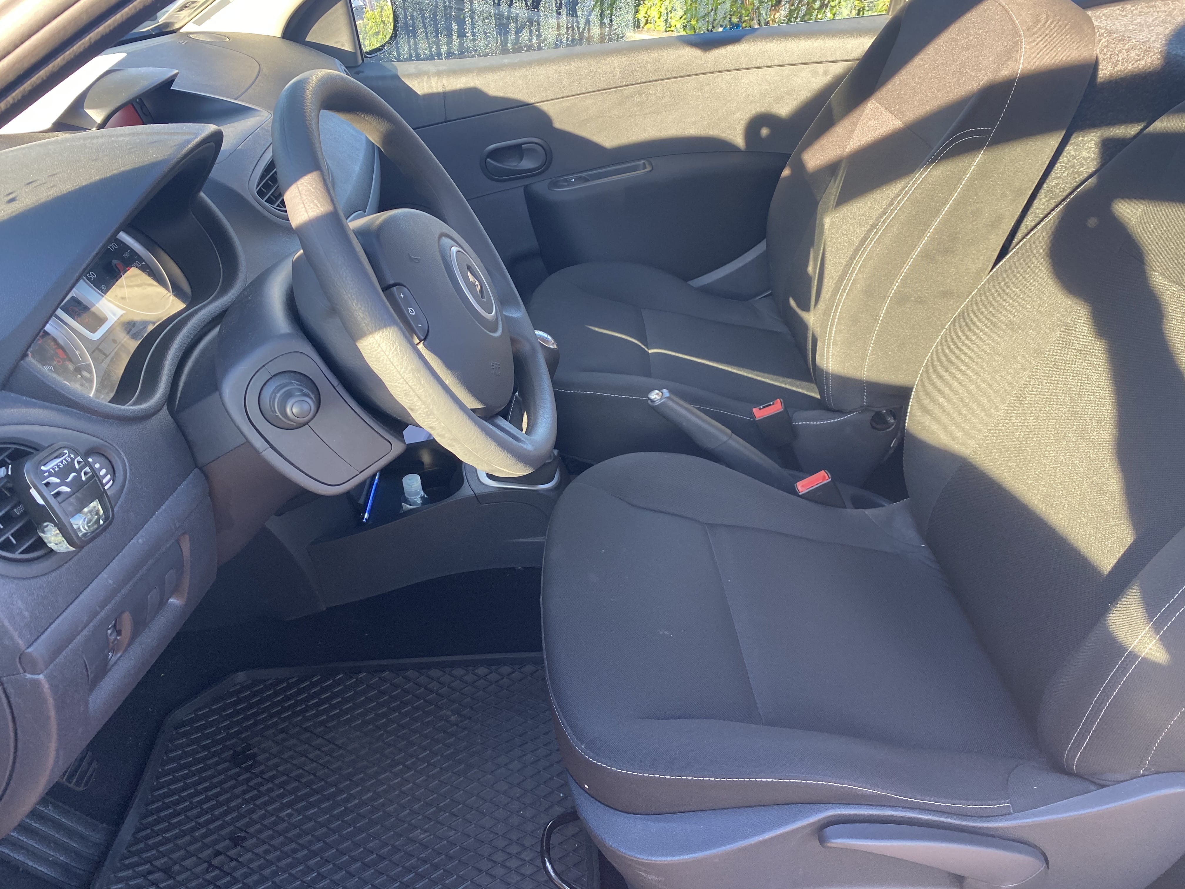 Renault Clio 3 avec Entrée audio / iPod
