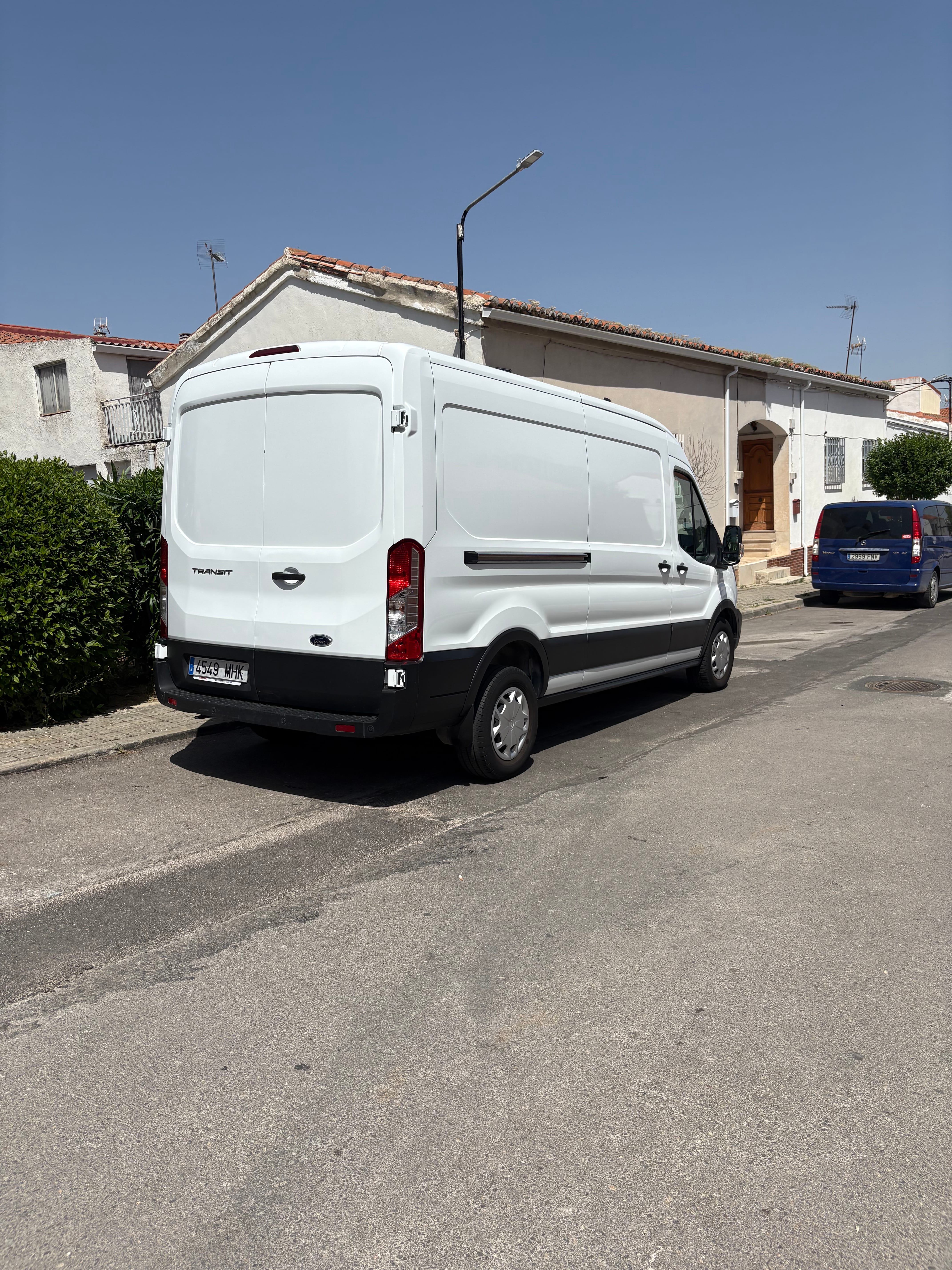 Ford Transit 350 con Aire acondicionado