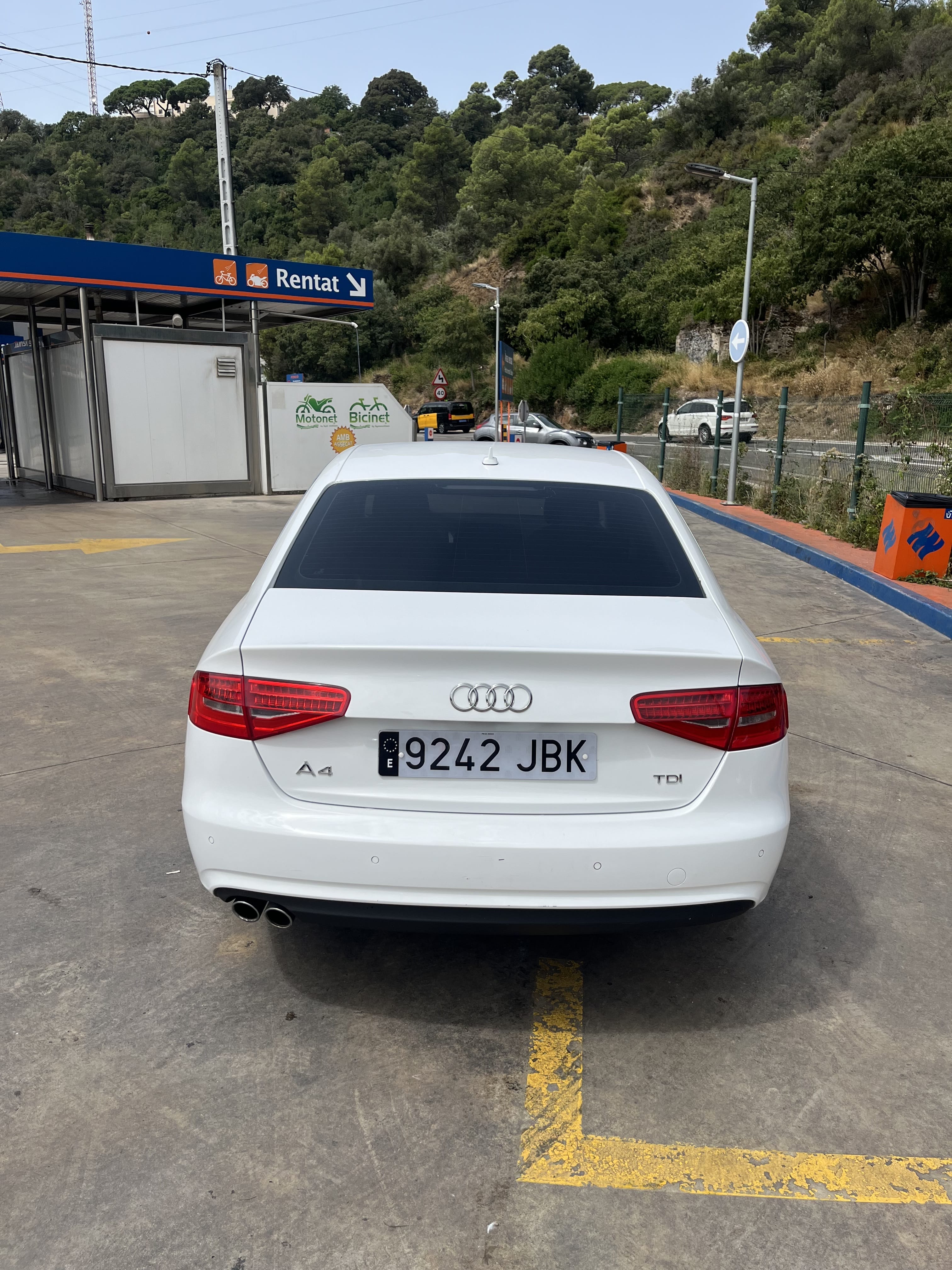 Audi A4 2.0T con Audio Bluetooth