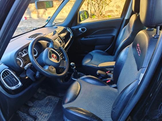 Fiat 500L avec Entrée audio / iPod