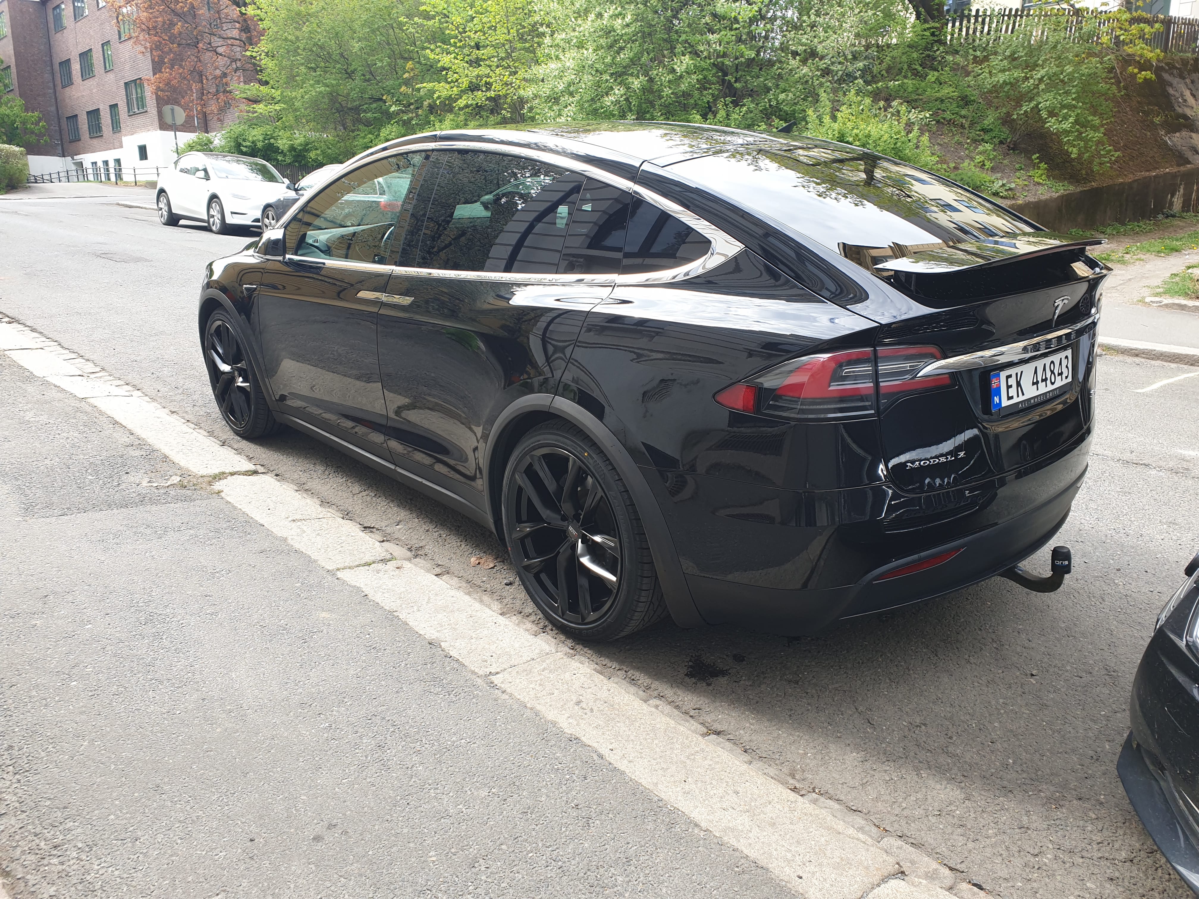 Tesla Model X 100D with GPS