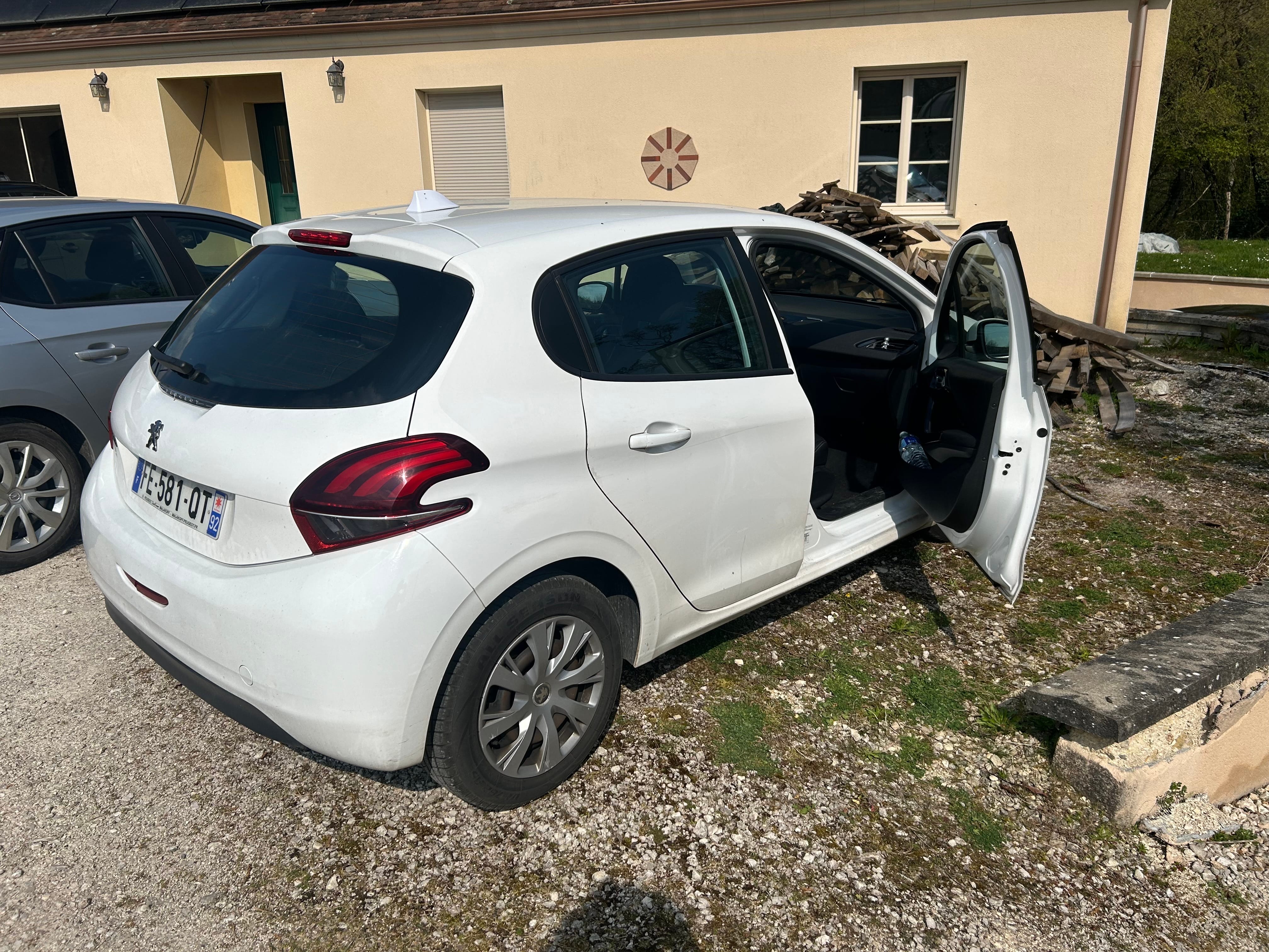 Peugeot 208 avec Climatisation