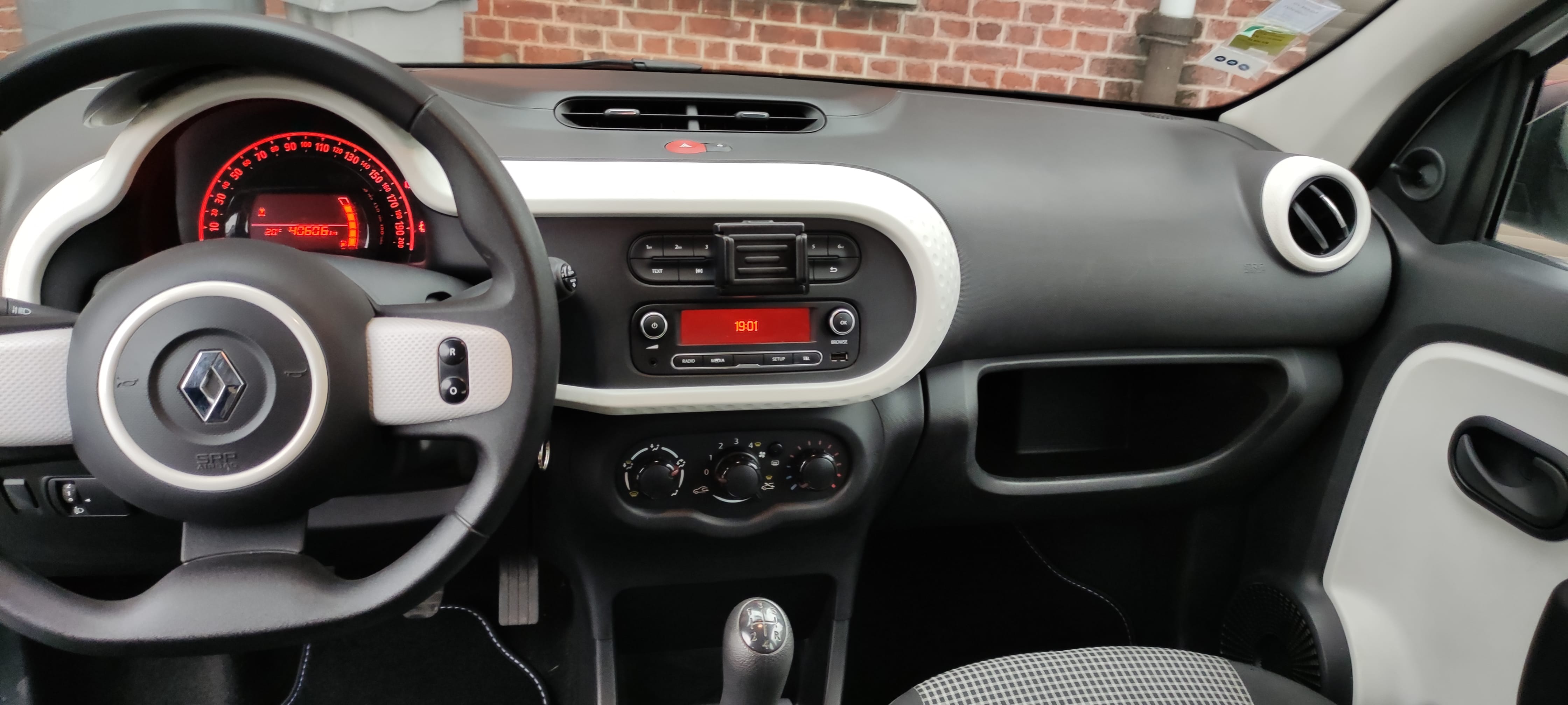 Renault Twingo avec Entrée audio / iPod