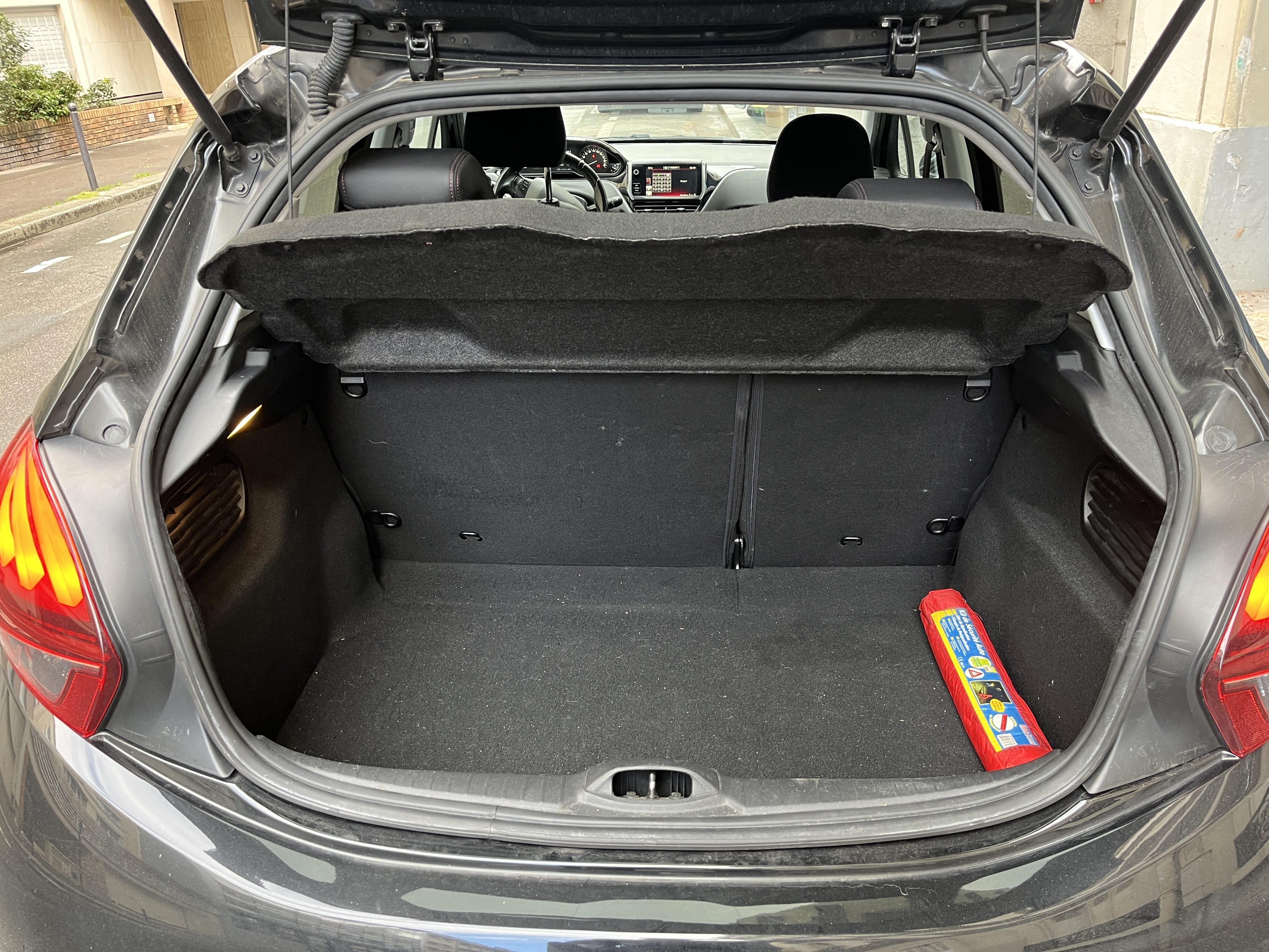 Peugeot 208 1.2 essence avec Audio Bluetooth