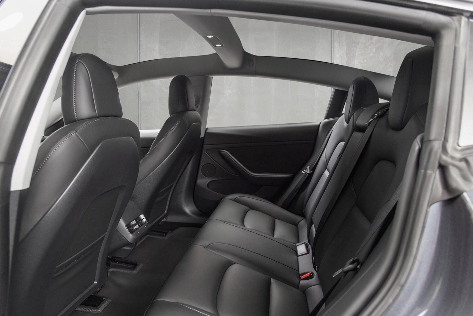 Tesla Model 3 Performance med Babysete