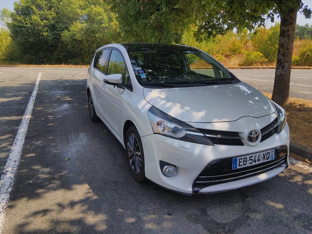 Toyota Verso Monospace 5 places boîte automatique