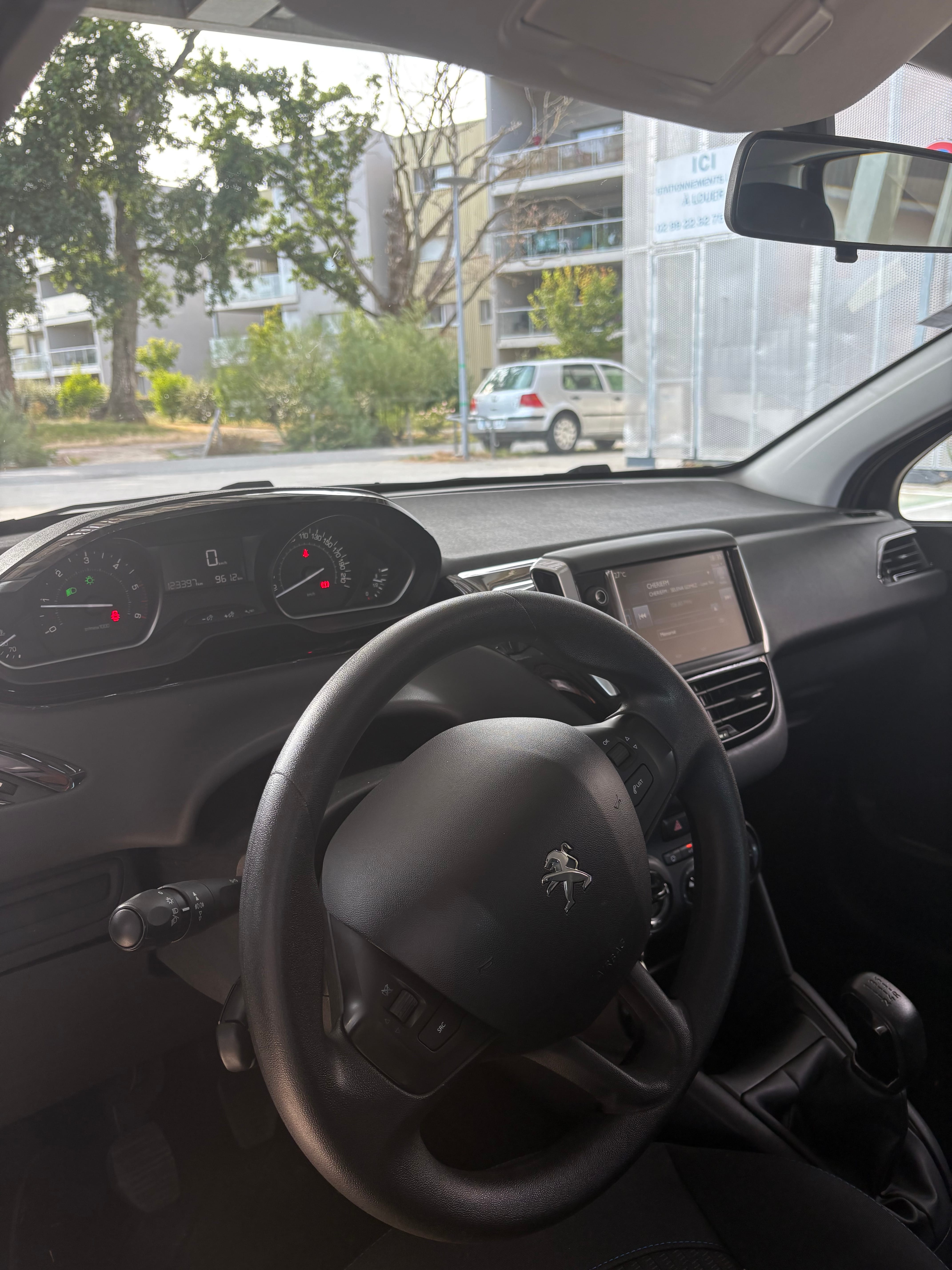 Peugeot 208 con GPS