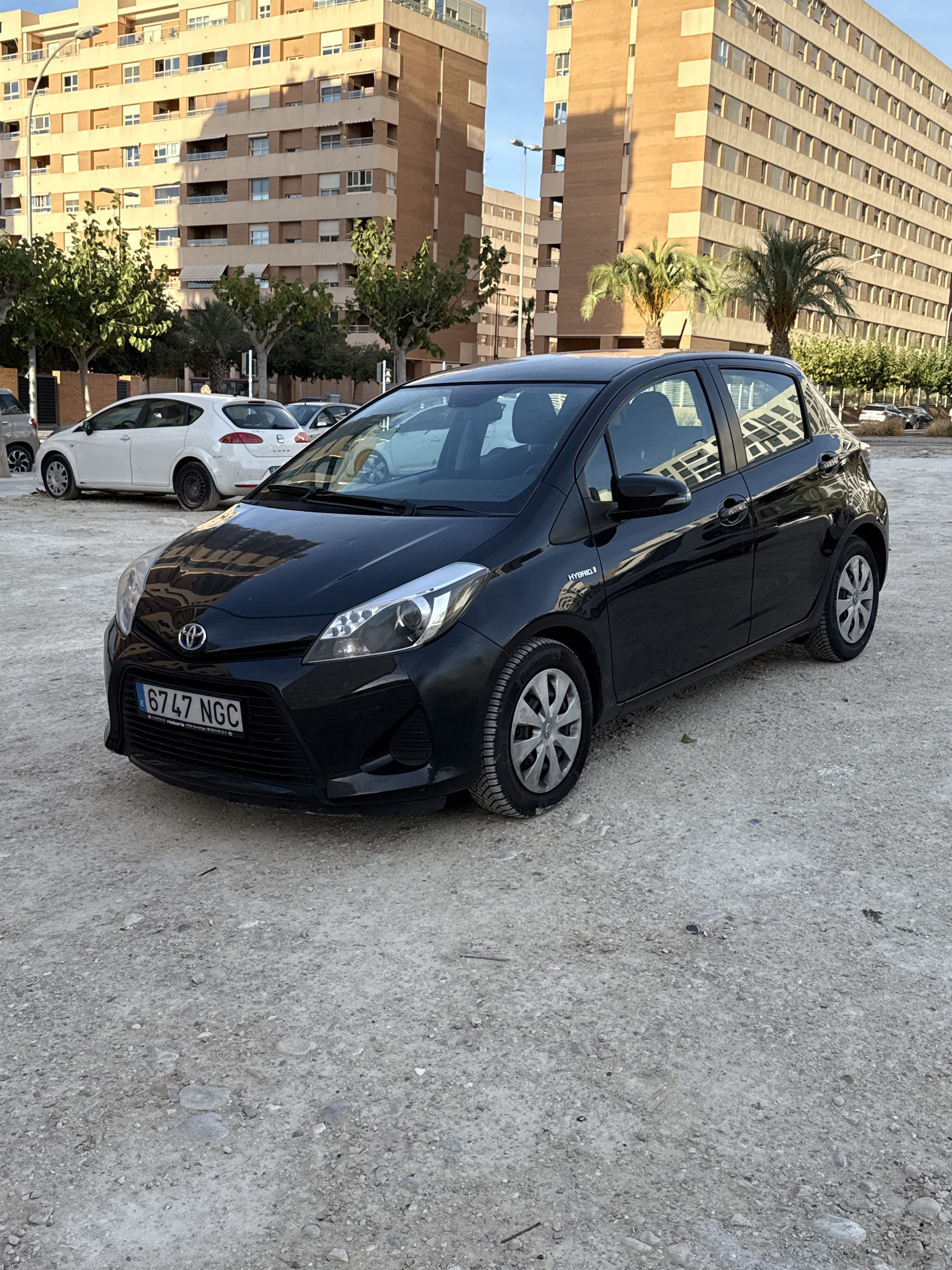 Toyota Yaris Híbrido Automatic, 2013, Gasolina 95 / Eléctrico (híbrido), Automático