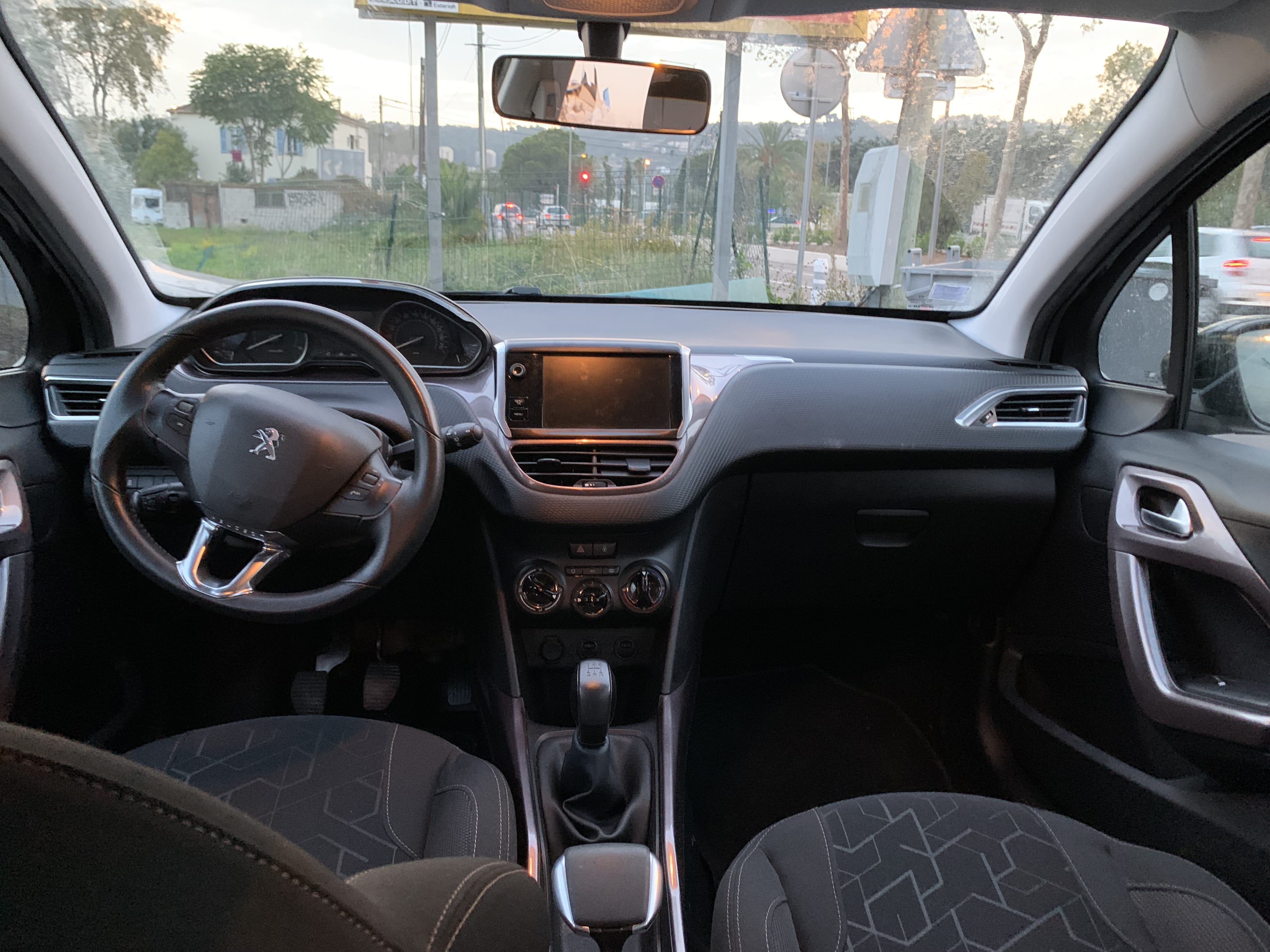 Peugeot 2008 with GPS