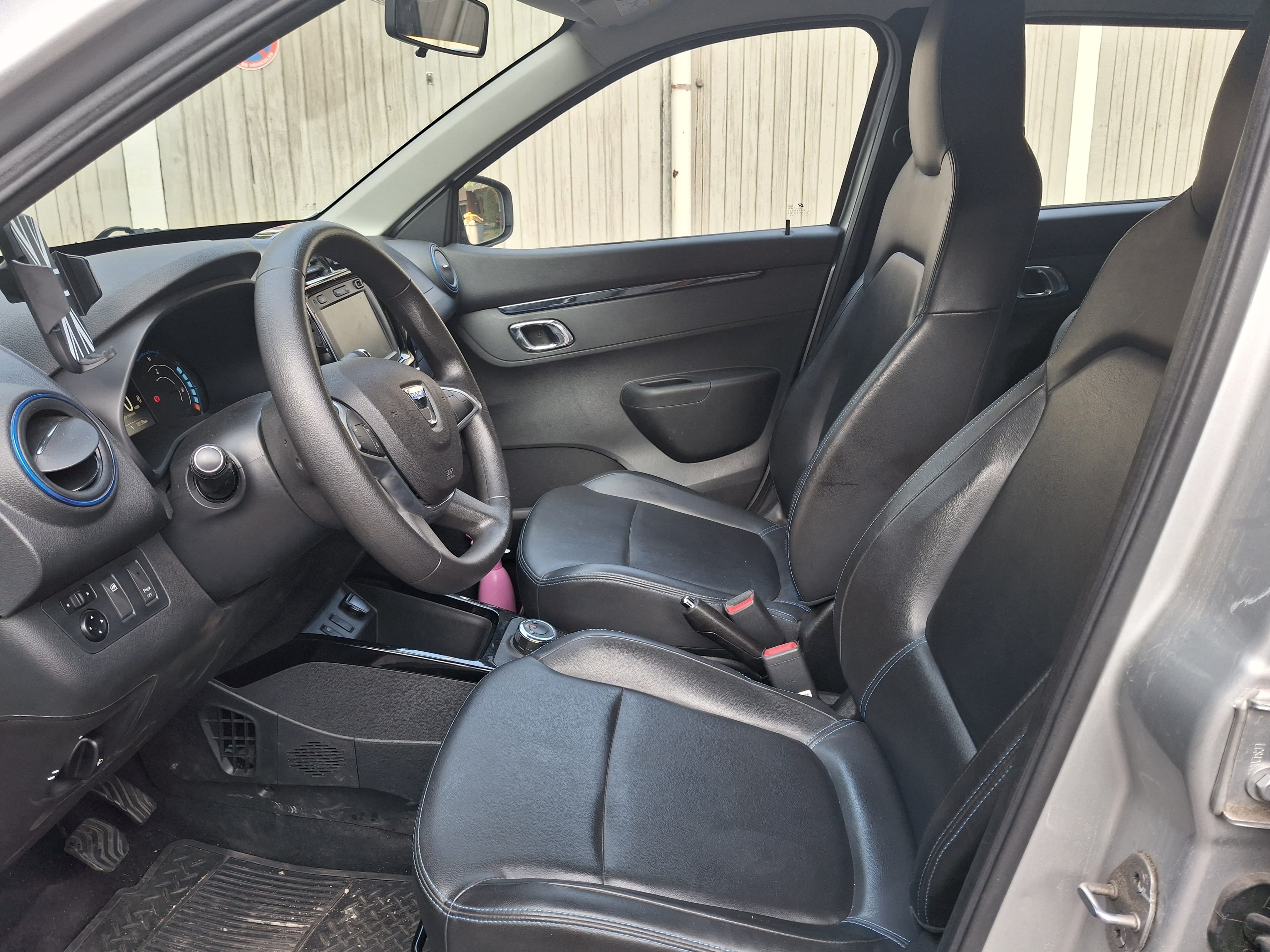 Dacia Spring avec GPS