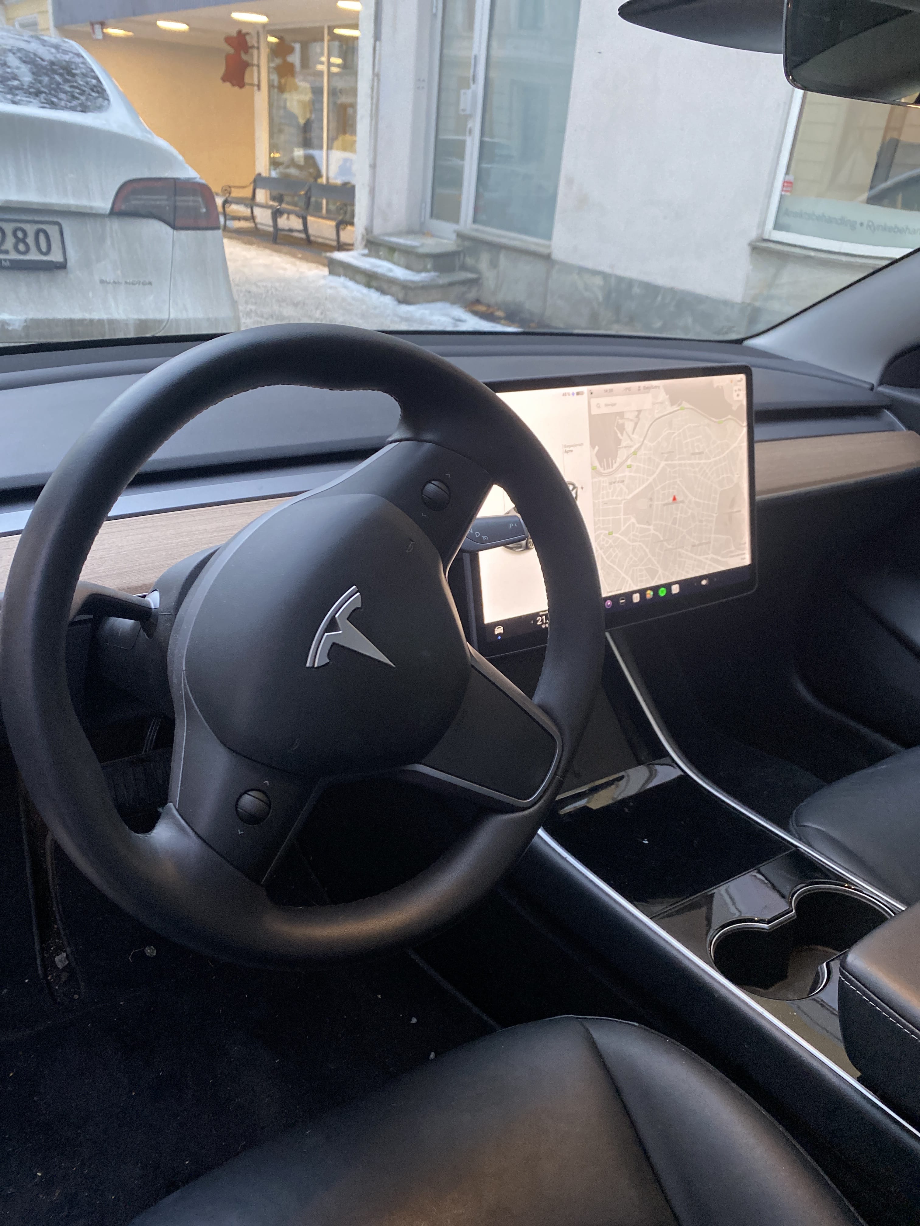 Tesla Model 3 med GPS