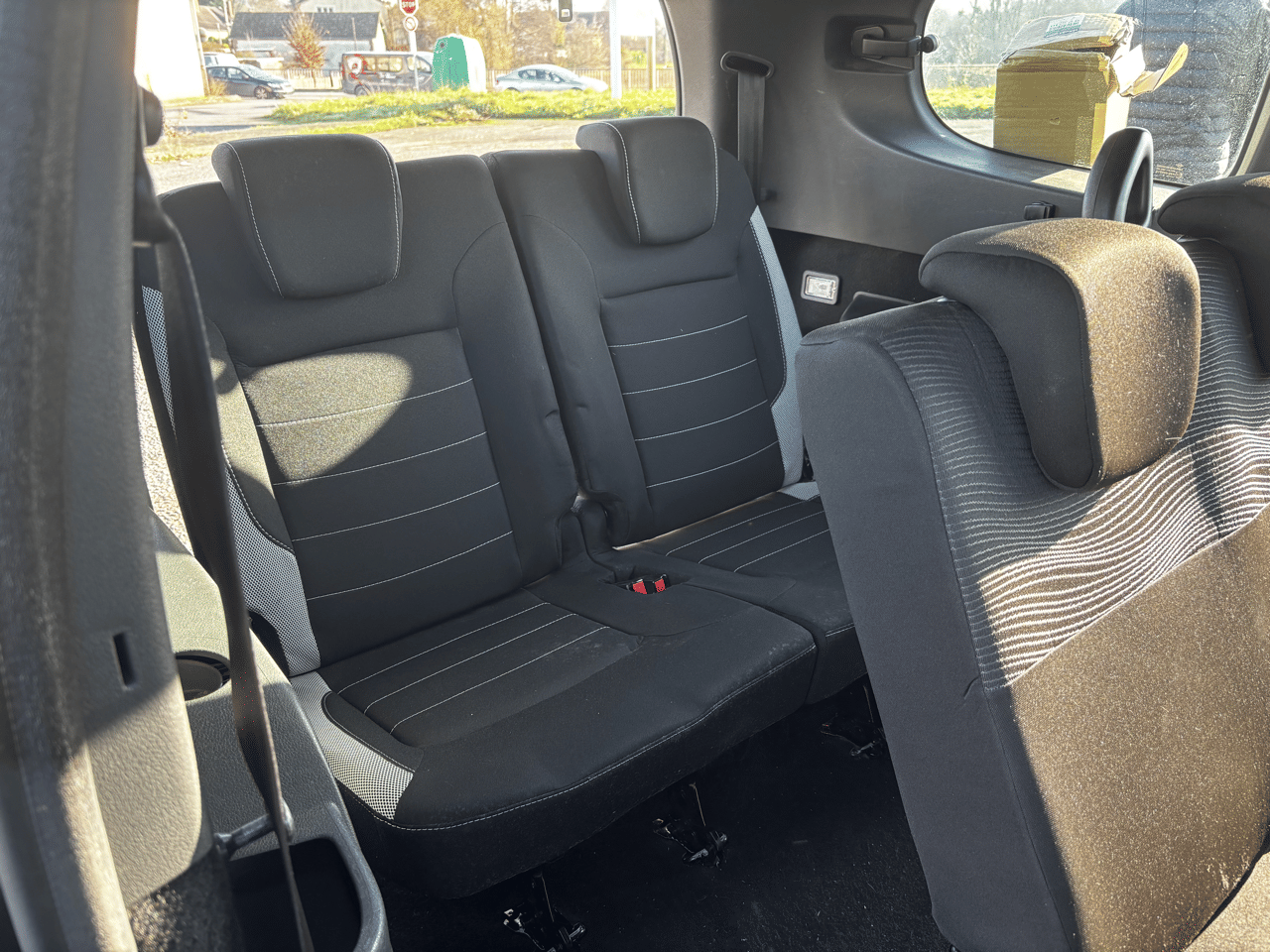 Dacia Lodgy med Snøkjettinger