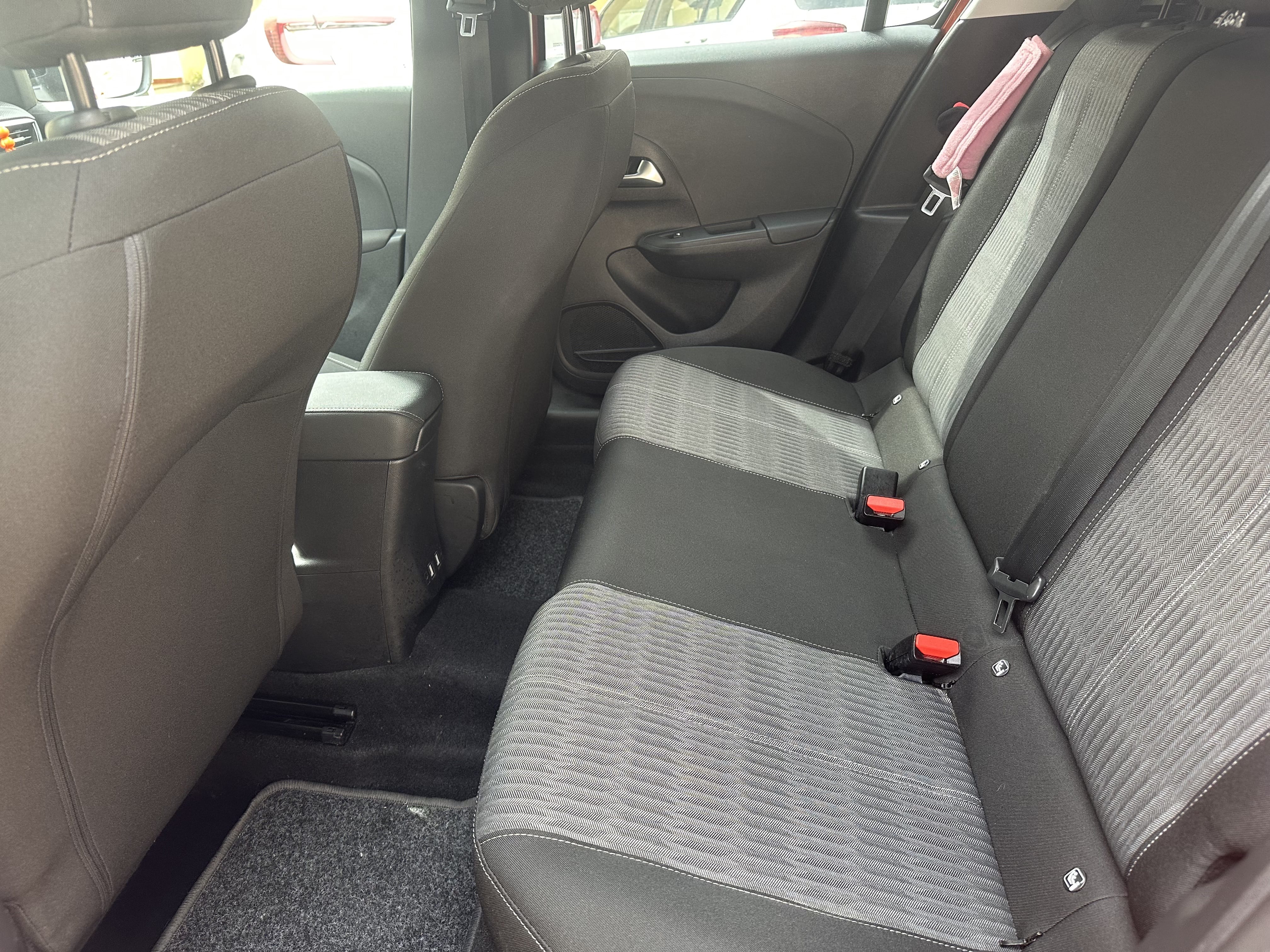 Opel Corsa avec Siège bébé