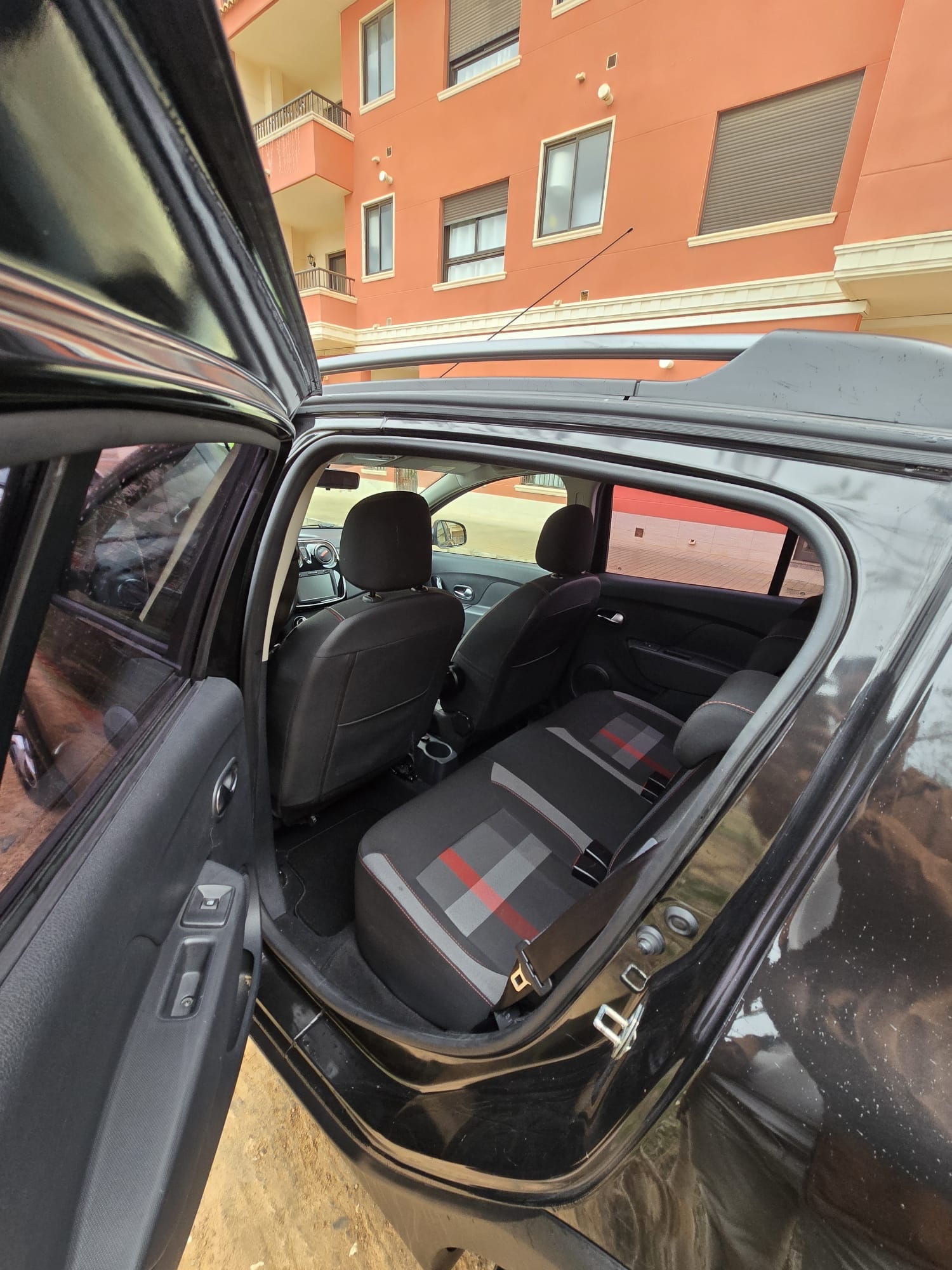 Dacia Sandero Xplore con Silla infantil