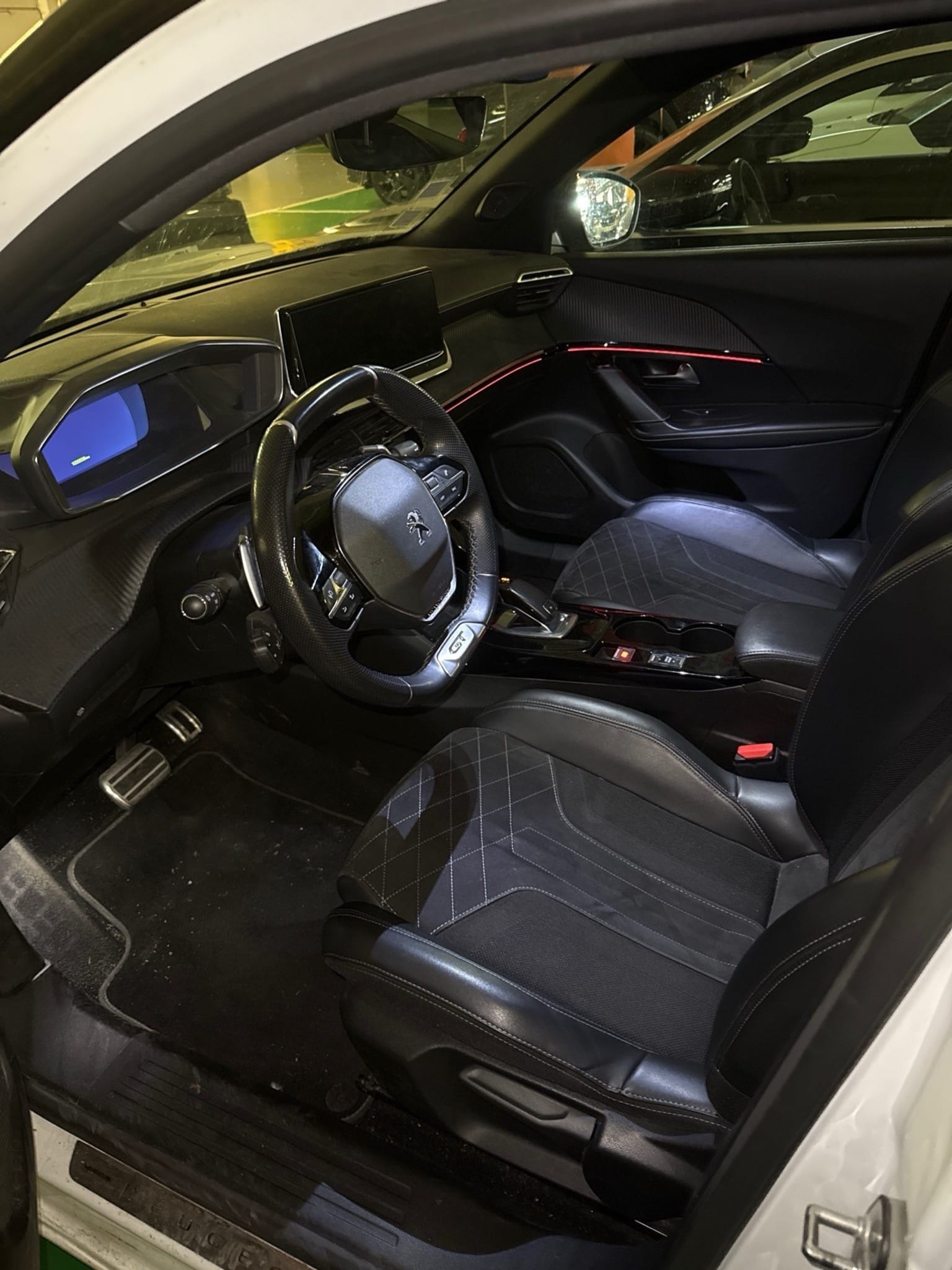 Peugeot 2008 avec GPS