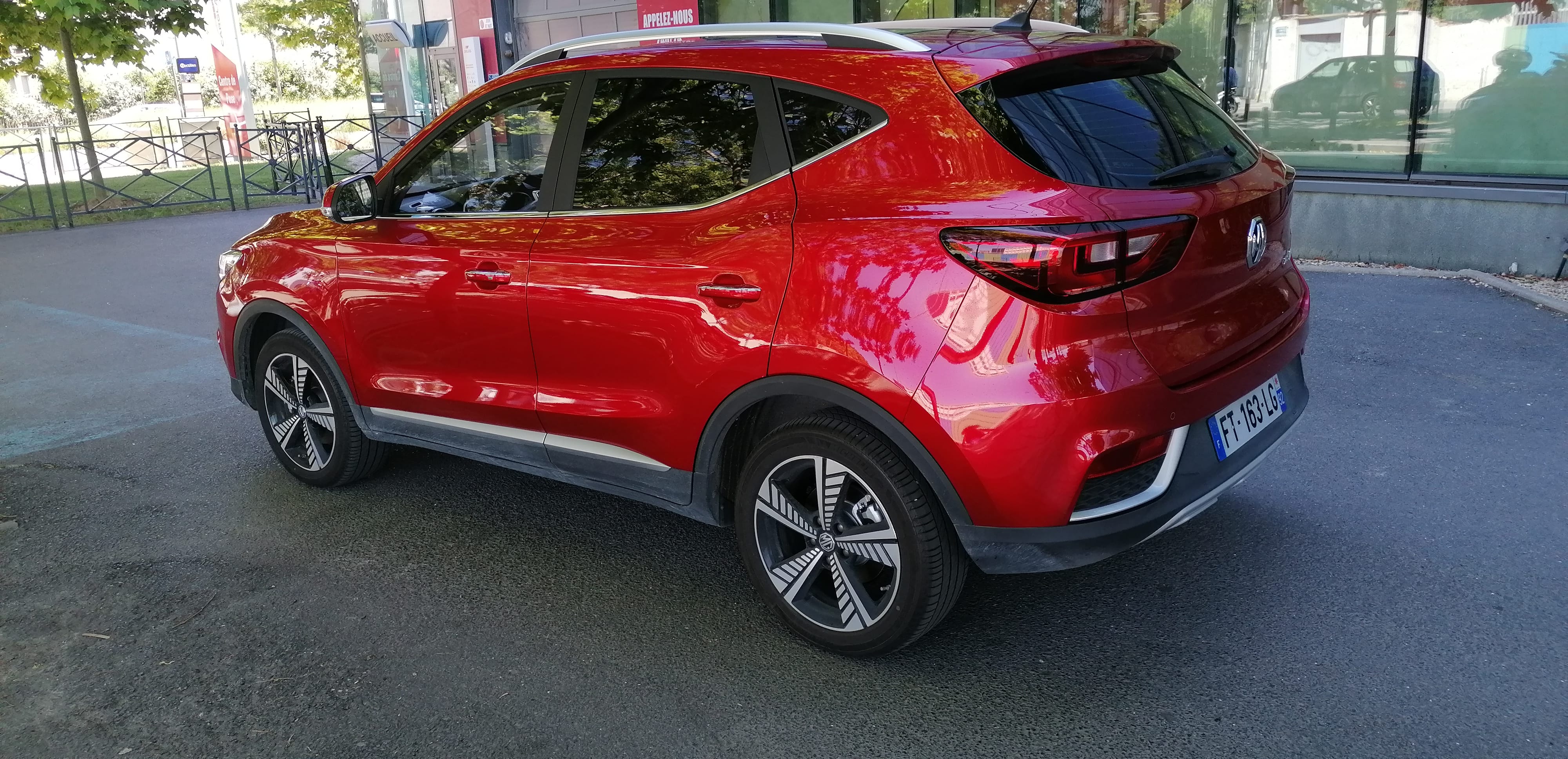 Mg ZS EV avec GPS