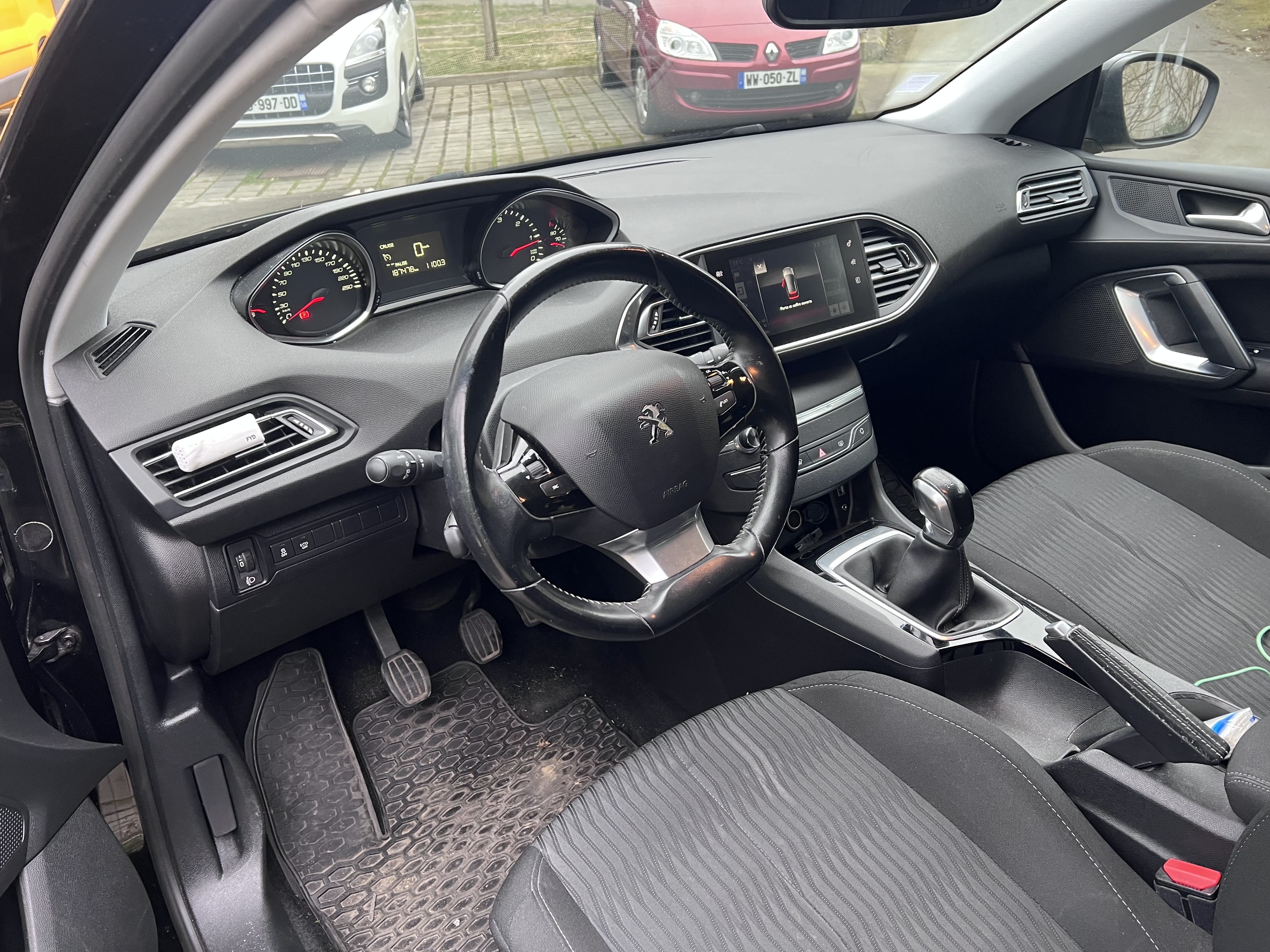 Peugeot 308 SW avec Entrée audio / iPod