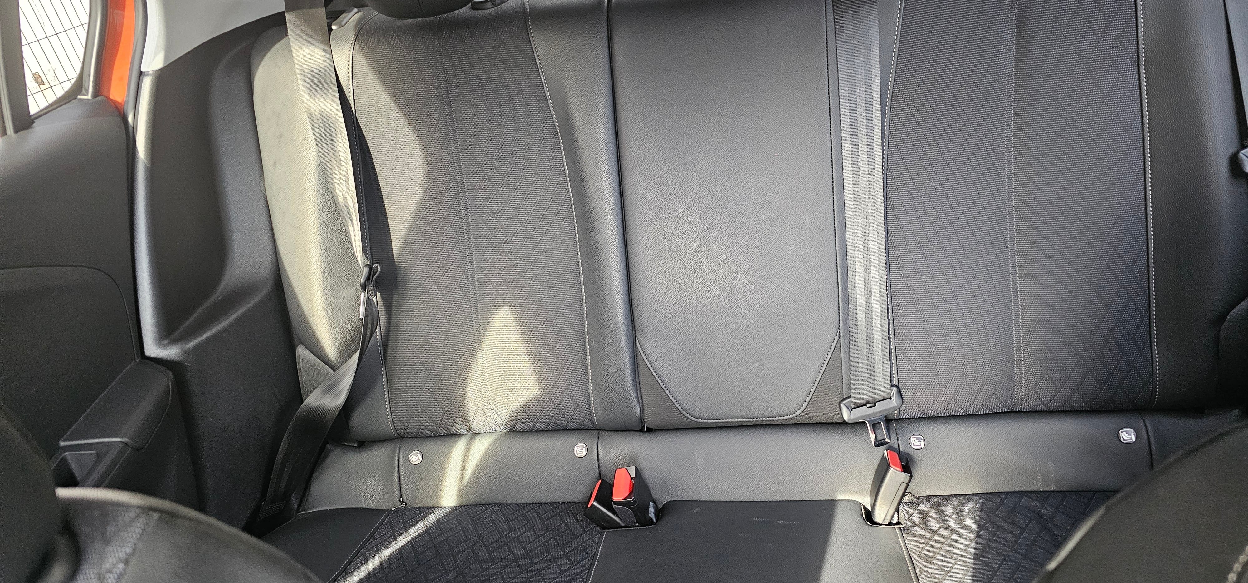 Opel Corsa-E avec Entrée audio / iPod