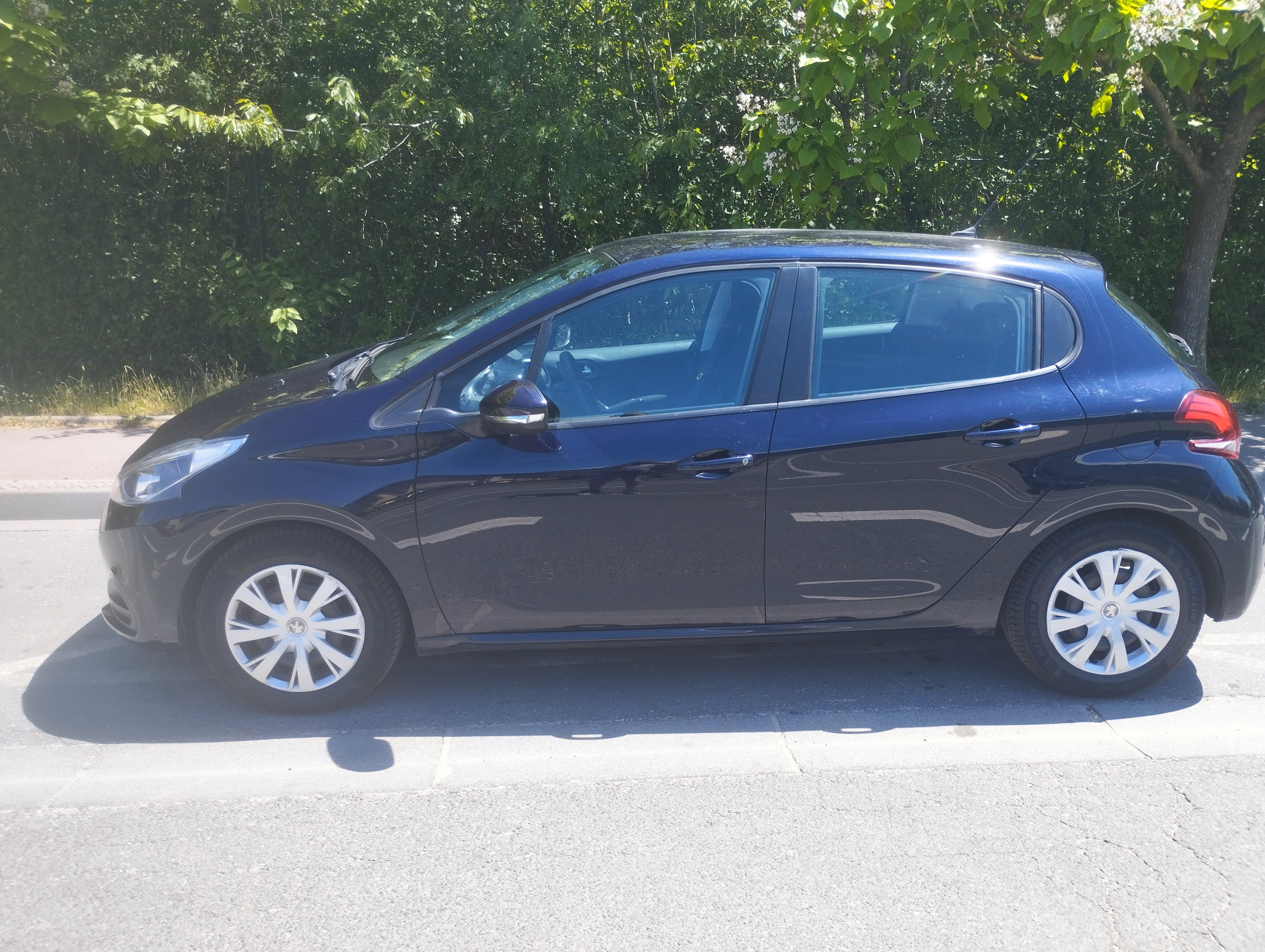 Peugeot 208 1.2 PureTech 82 avec Climatisation