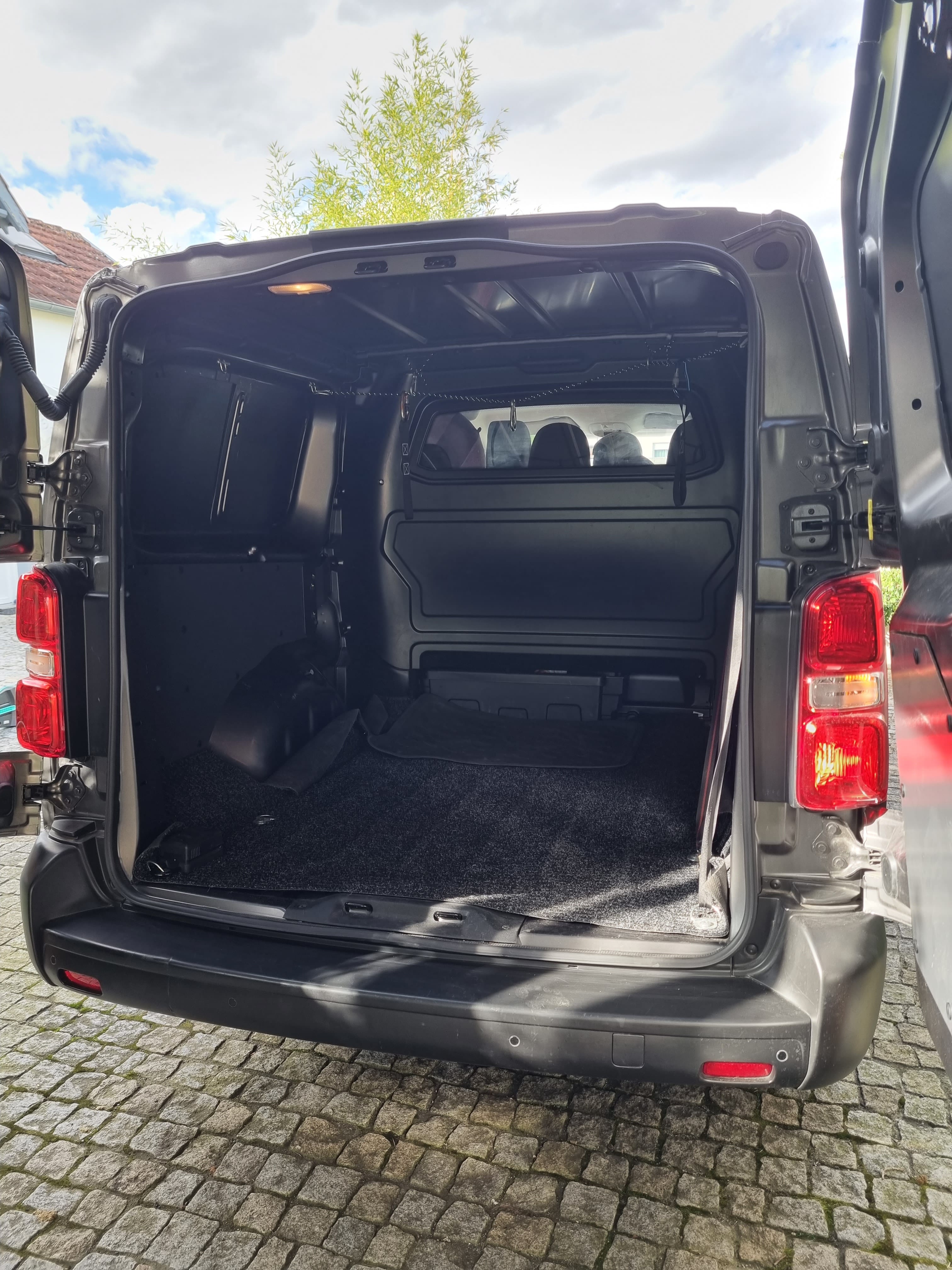 Opel Vivaro Combi avec Audio Bluetooth