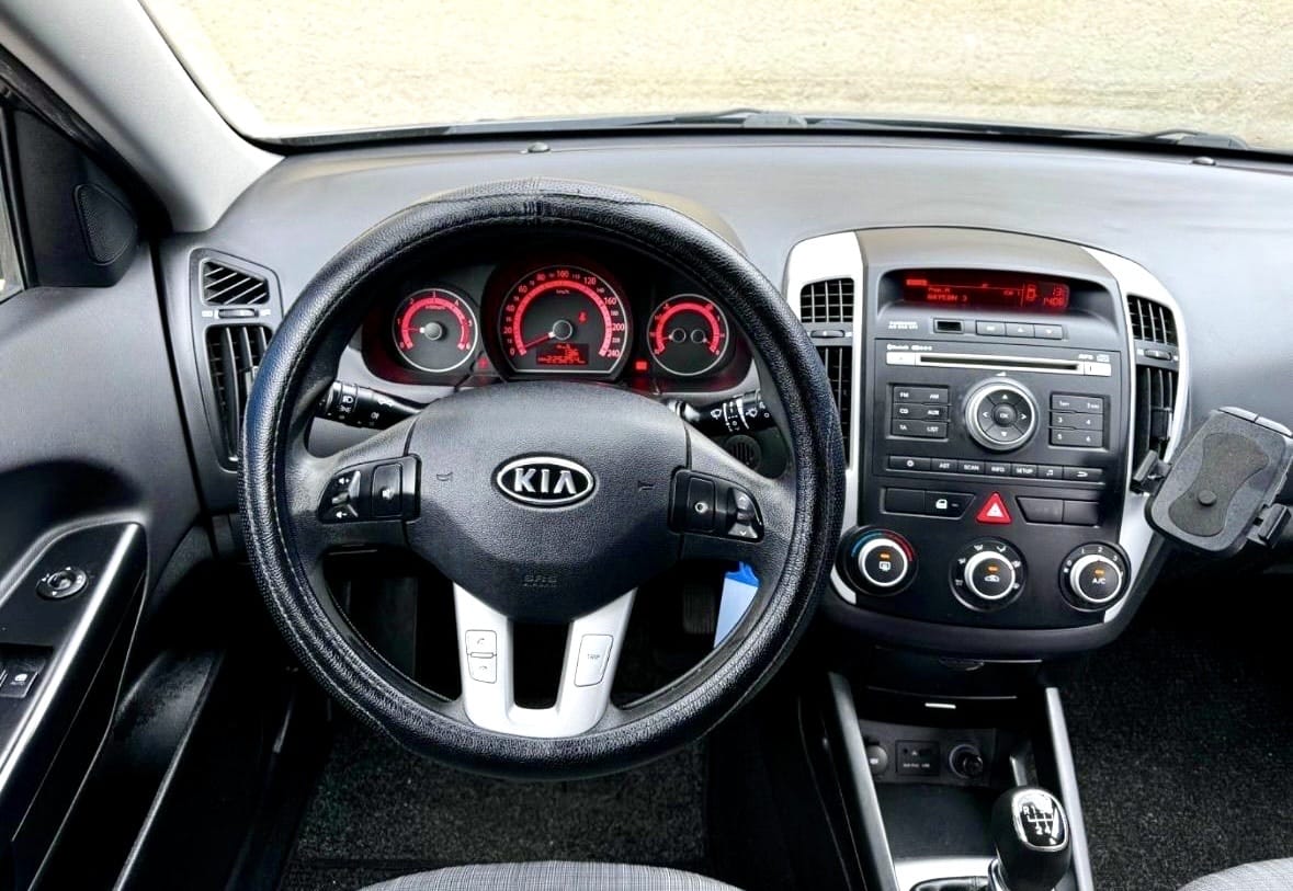 Kia Cee'd SW mit Autoradio