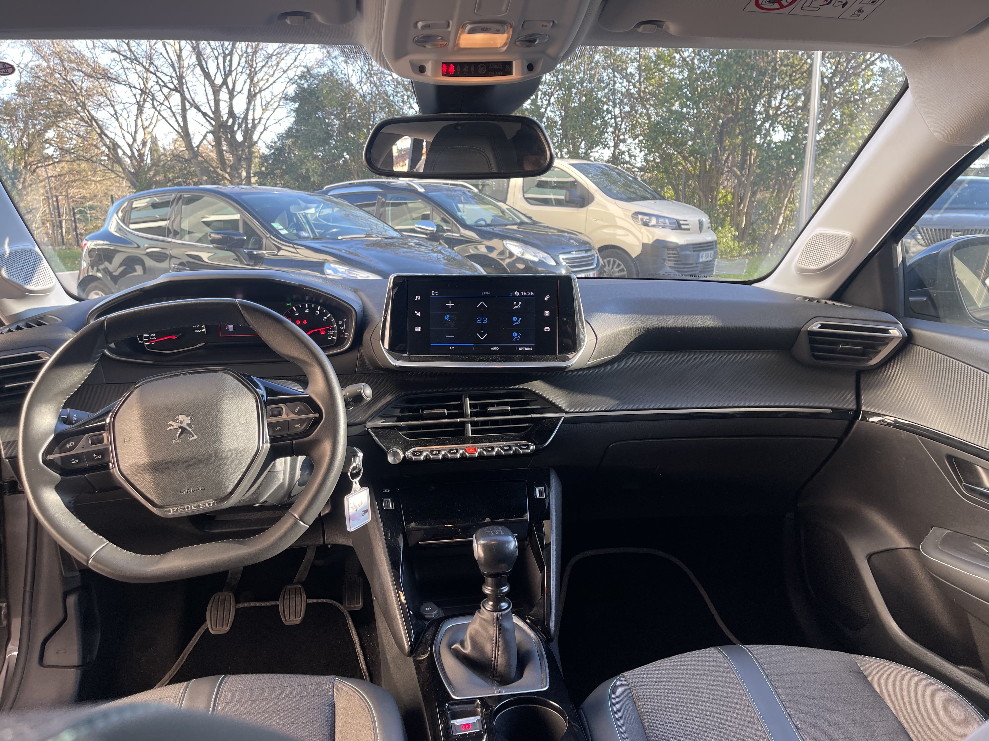 Peugeot 208 avec Entrée audio / iPod