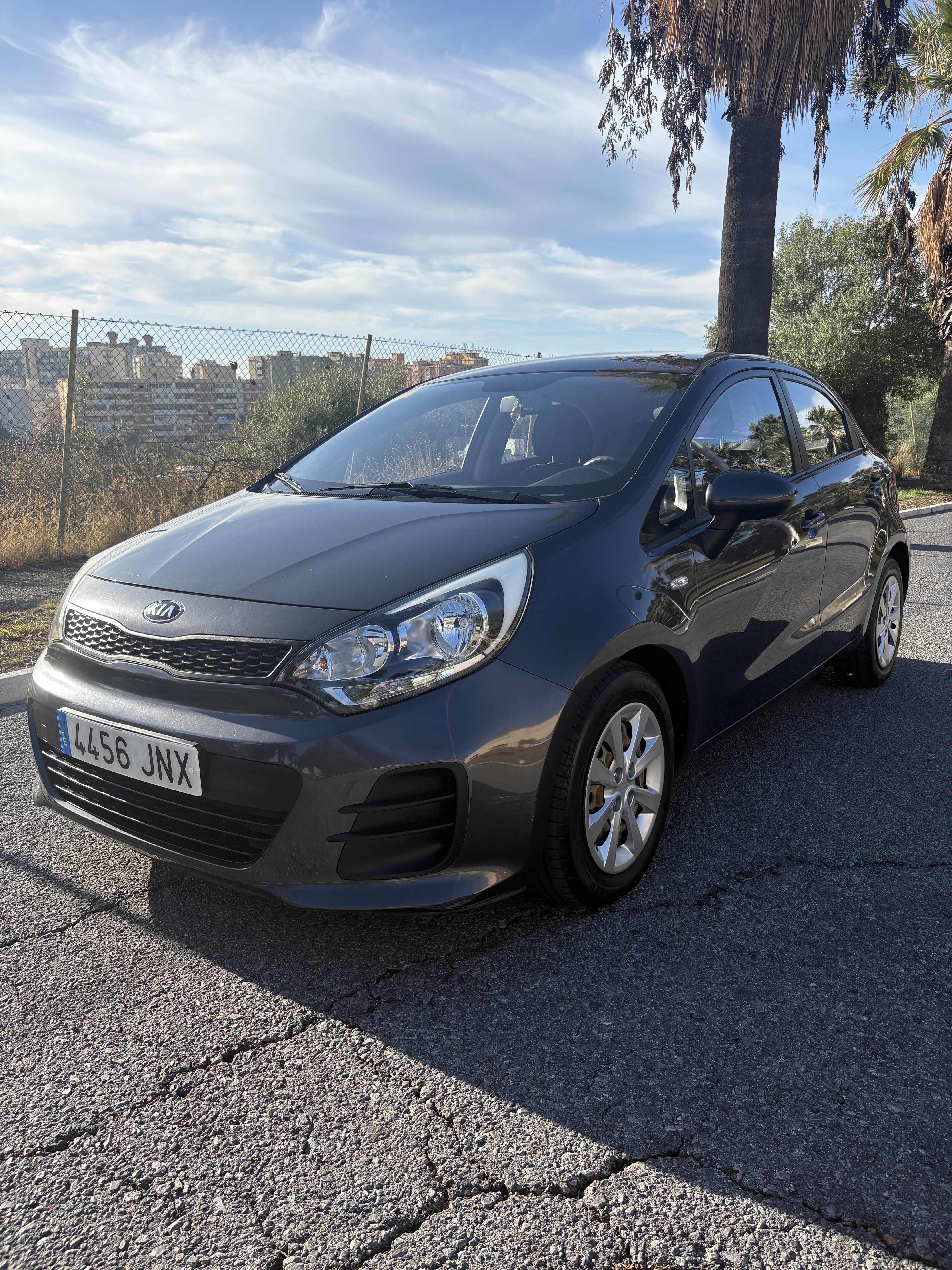 Kia Rio con Audio Bluetooth