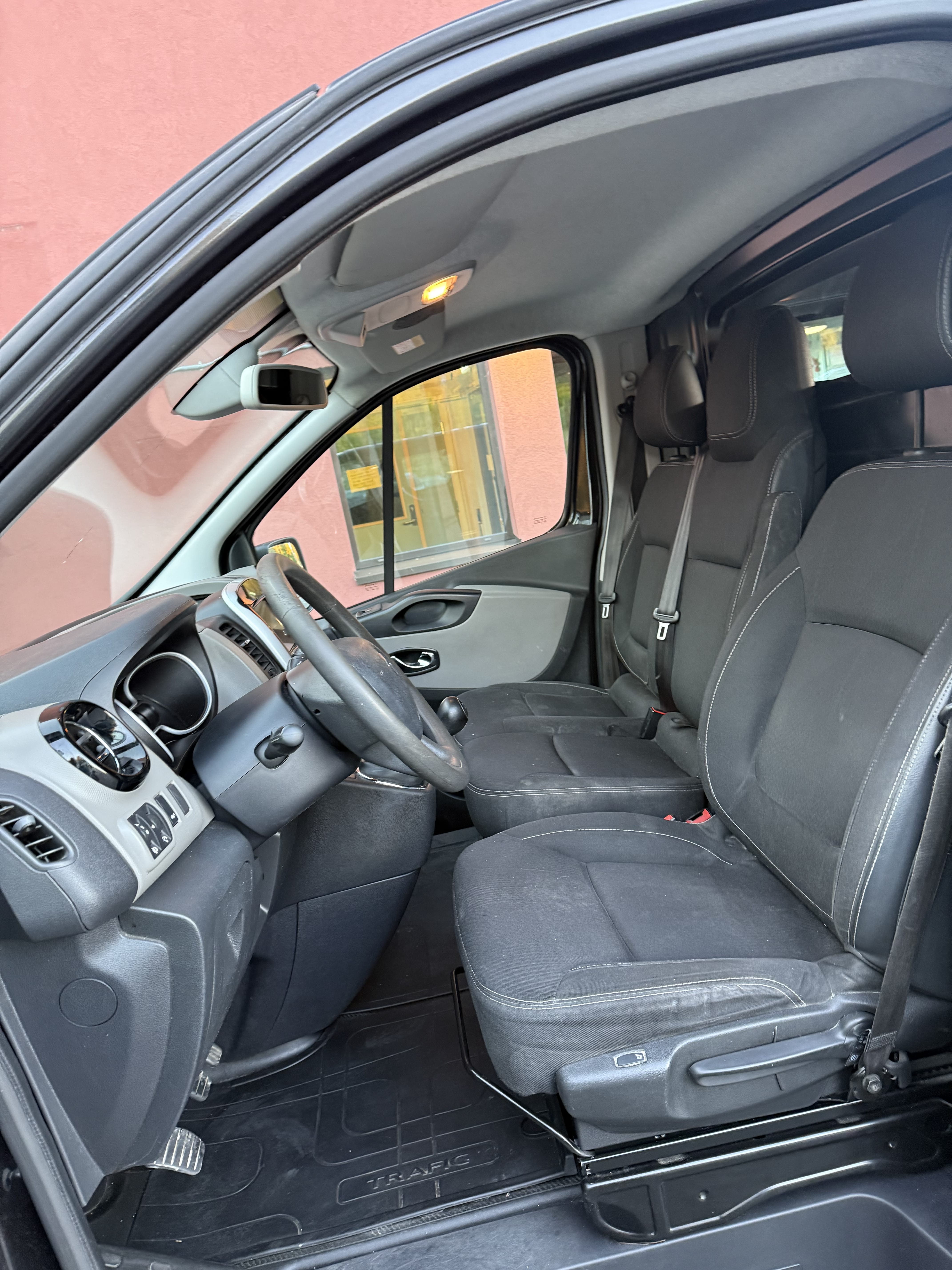 Renault Trafic med Lydinngang