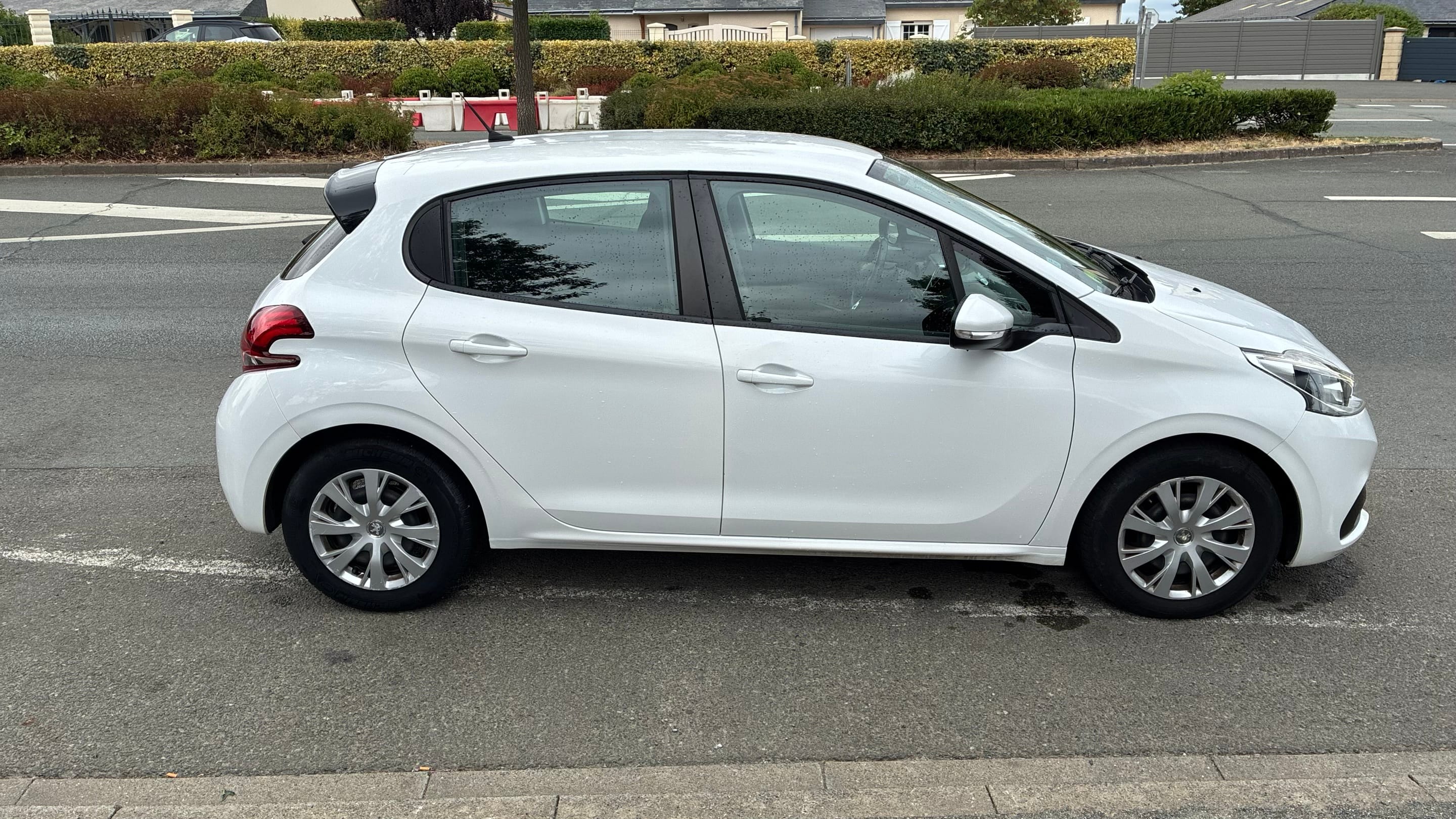 Peugeot 208 avec Climatisation