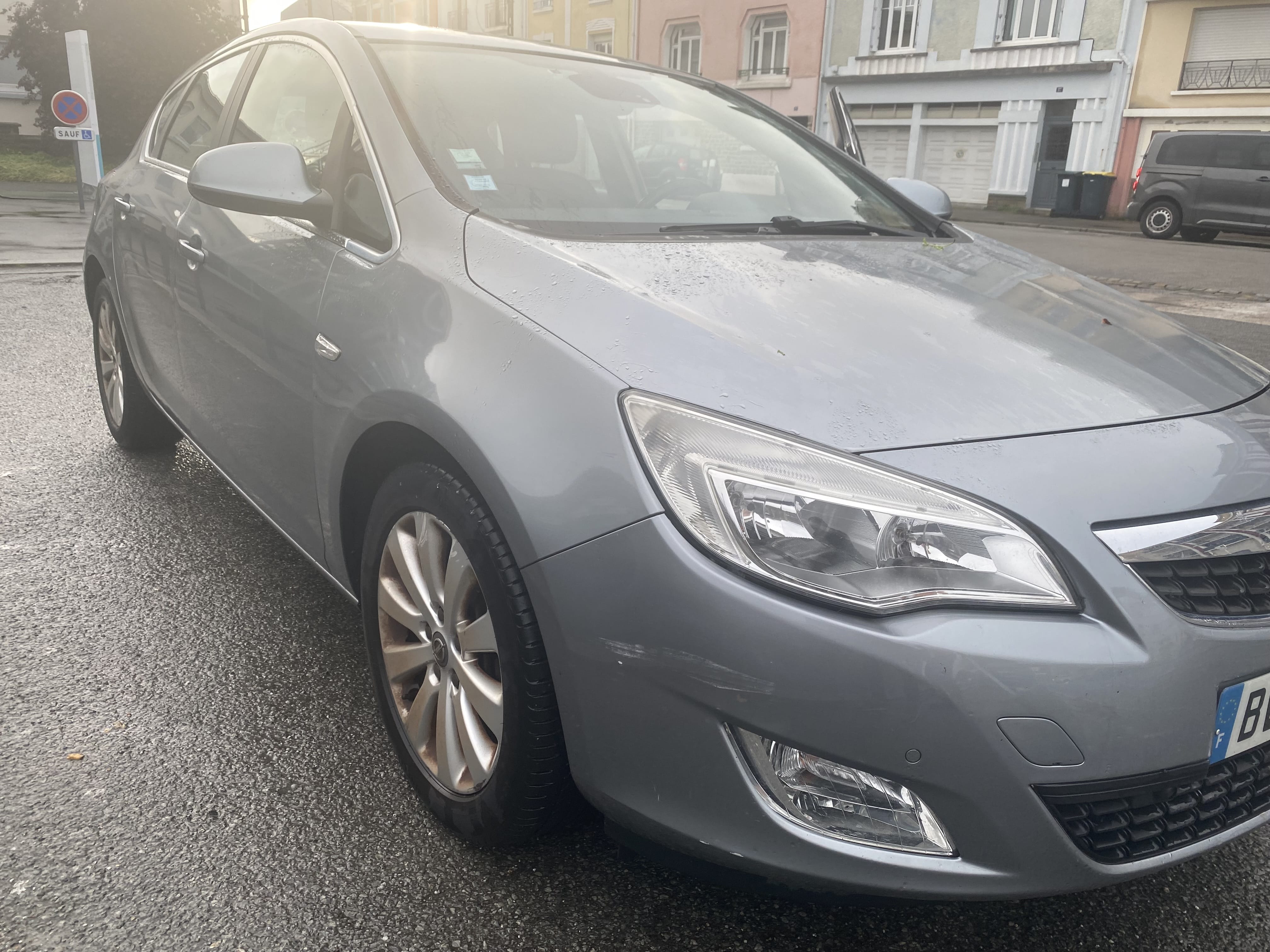 Opel Astra J avec Régulateur de vitesse