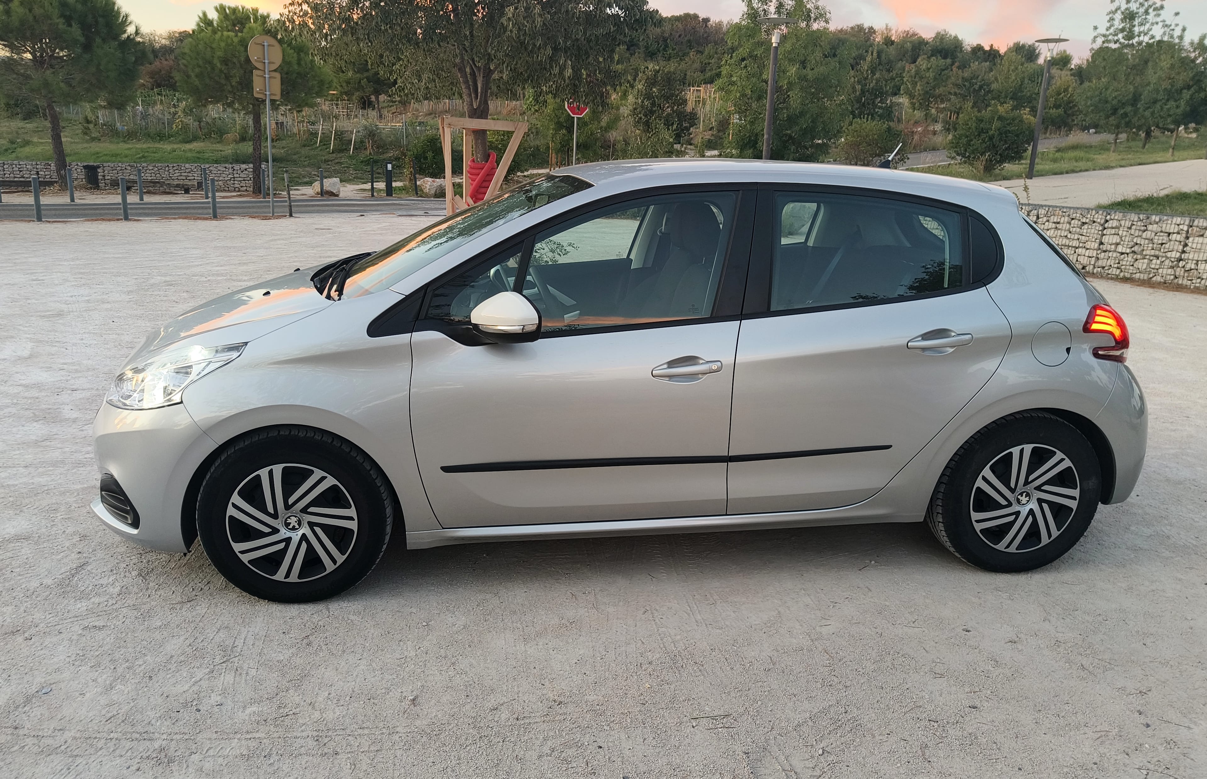 Peugeot 208 avec Climatisation