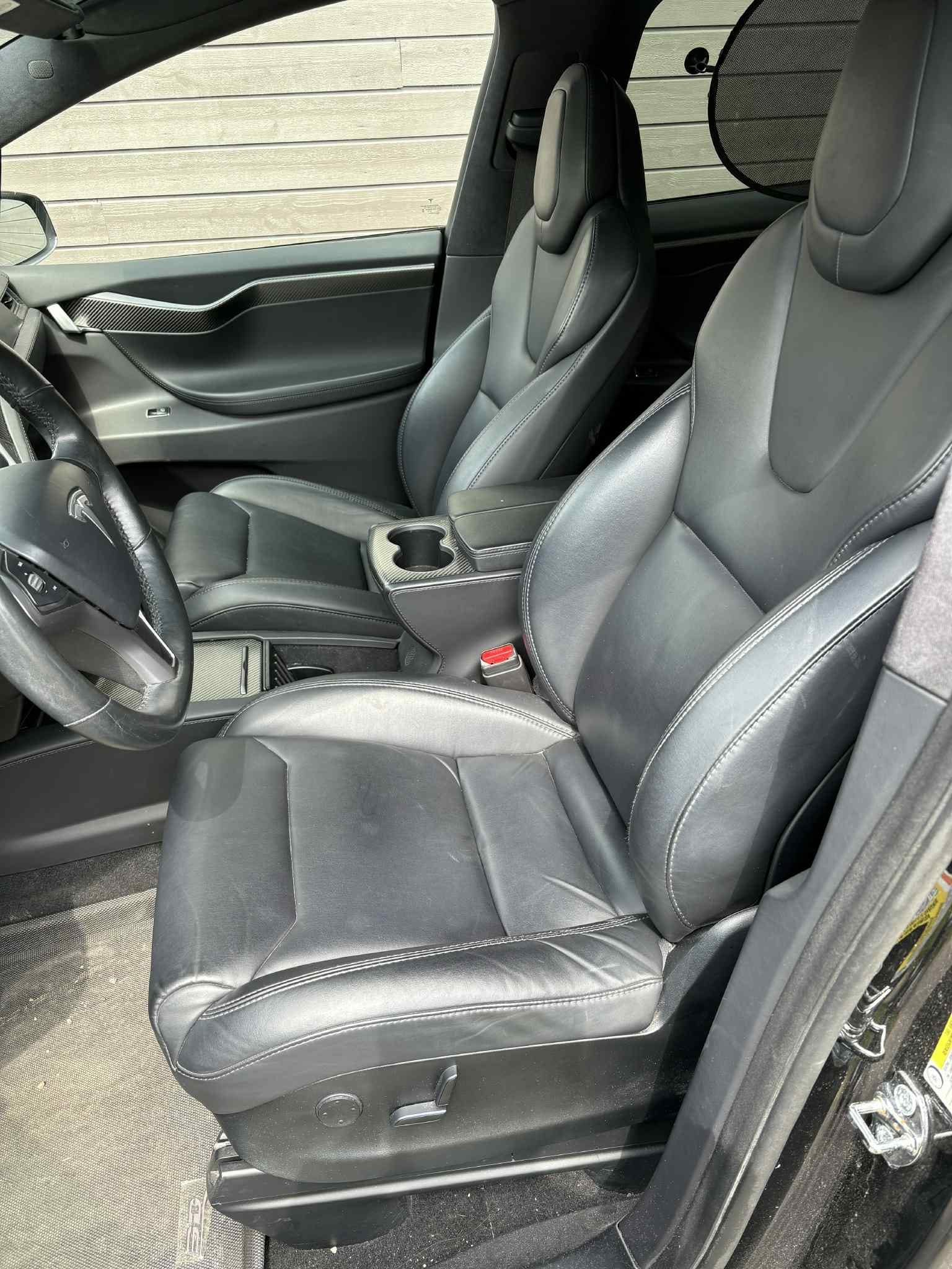 Tesla Model X med Cruisekontroll