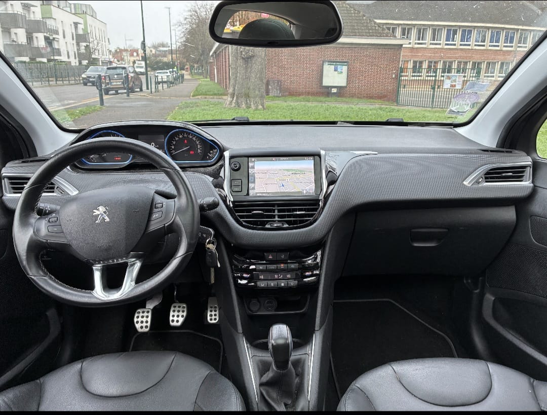 Peugeot 208 avec Climatisation