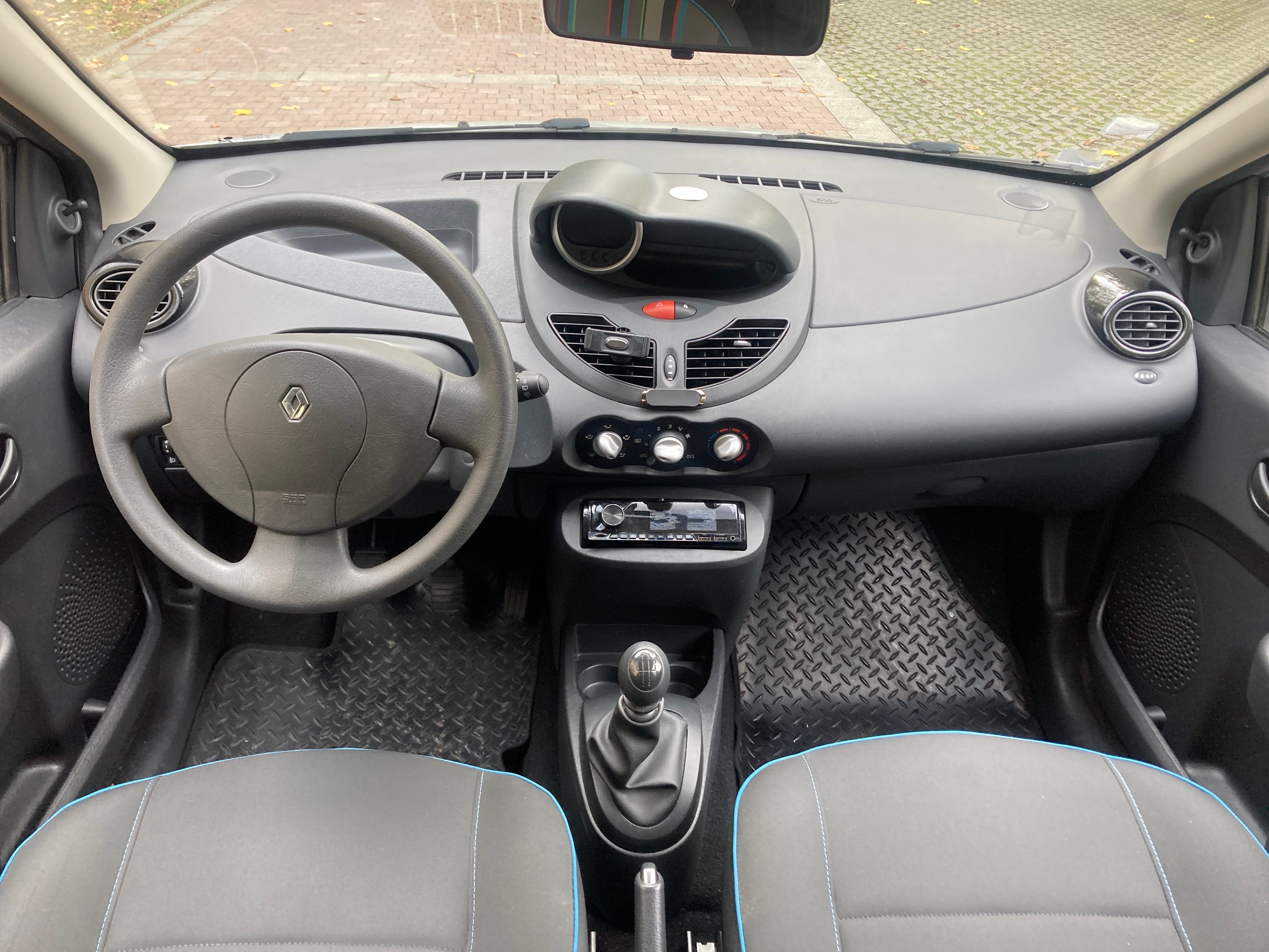 Renault Twingo II avec Entrée audio / iPod