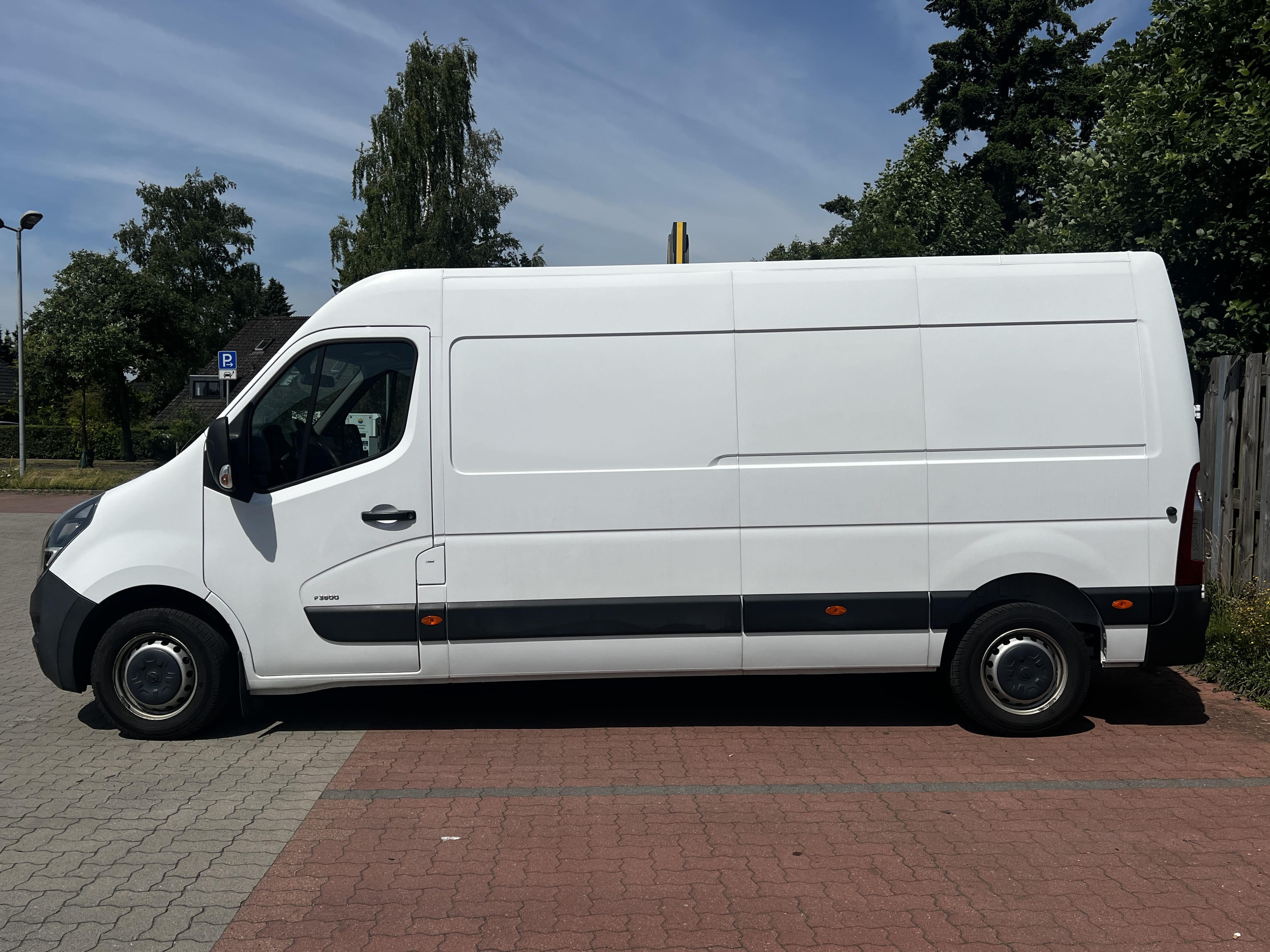 Opel Movano Transporter / Großraum-Kastenwagen / 13m³ / lang und hoch / L3H2 / 179 PS mit Bluetooth-Audio