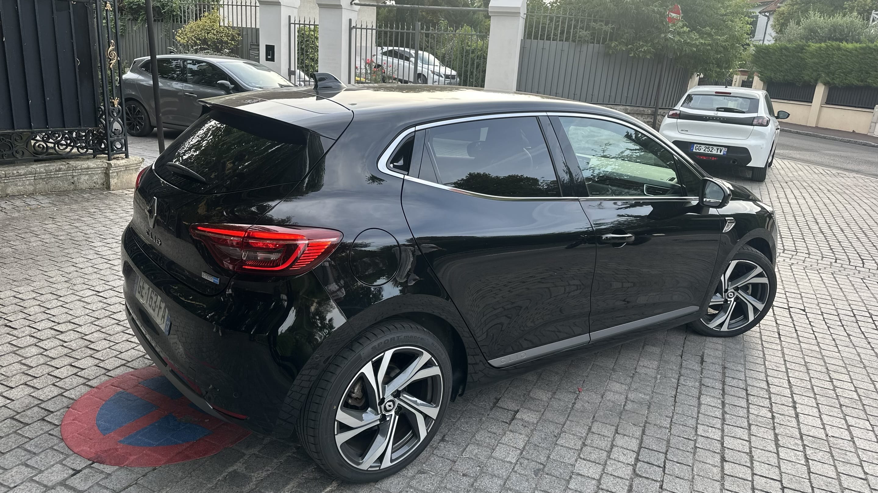 Renault Clio E-tech avec Caméra de recul