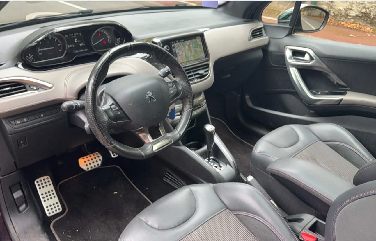 Peugeot 208 avec Climatisation
